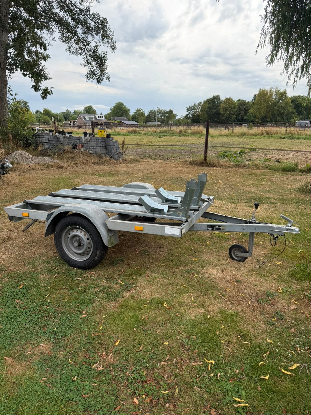 Mooie zgan motoraanhanger nagenoeg nieuwe banden, Ophalen