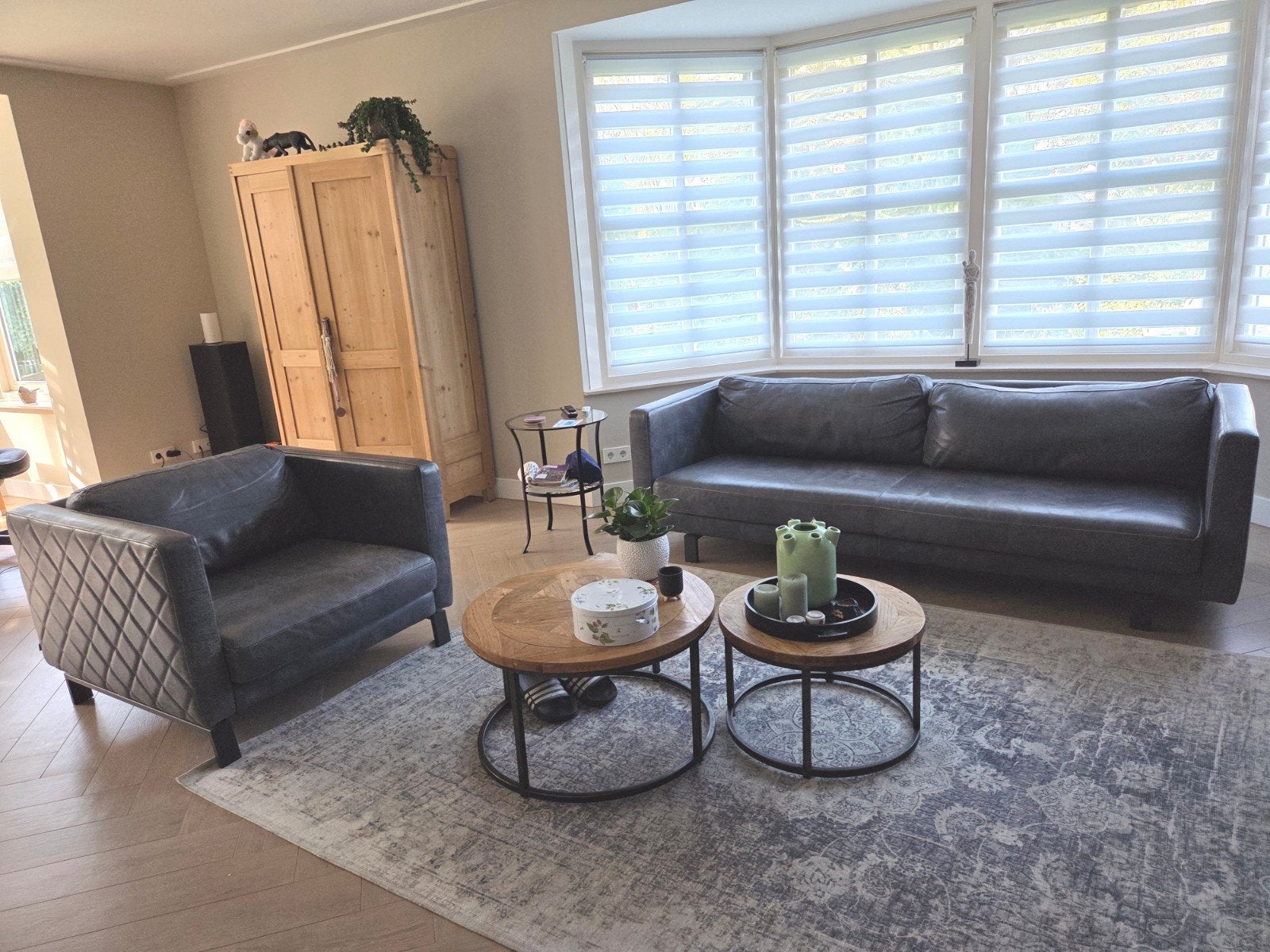 Loveseat + 3,5 zits bank (Goossens) ZGAN, Ophalen, Zo goed als nieuw, Leer, Modern, scandinavisch, japandi