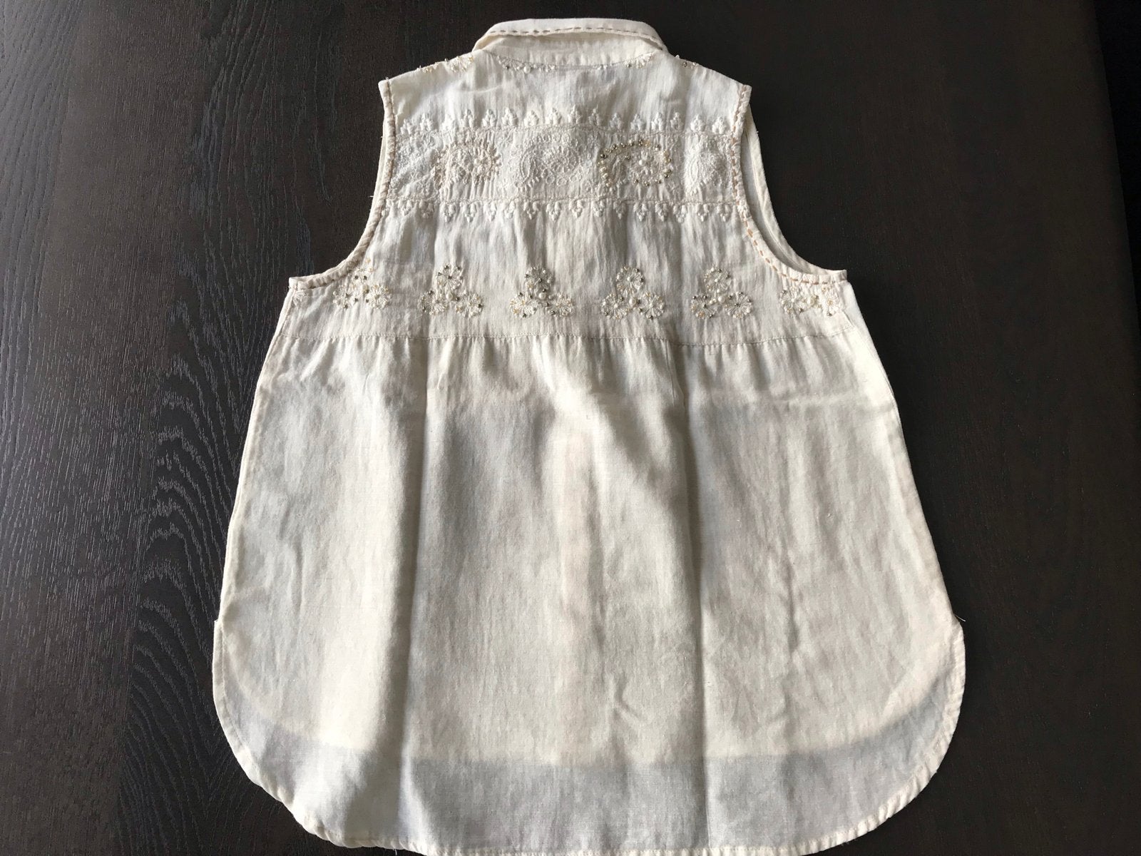 Sunny Studio mouwloze blouse met borduursels, Ophalen of Verzenden, Zo goed als nieuw, Maat 36 (S), Beige