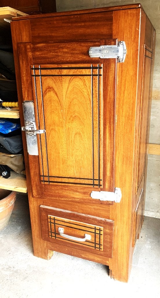 Vintage koelkast met houten ombouw., Ophalen