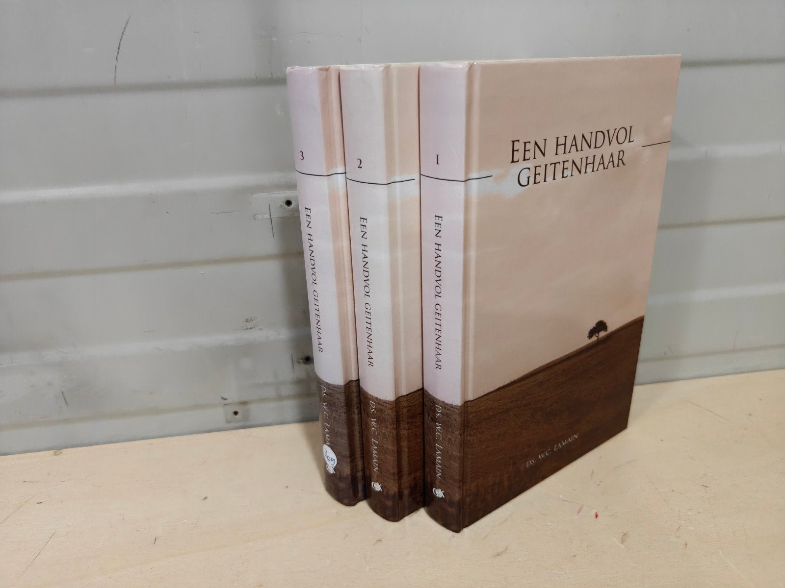 Nr. 309 Ds. W.C. Lamain: Een handvol geitenhaar. Drie delen., Ophalen of Verzenden, Zo goed als nieuw, Ds. W.C. Lamain, Christendom | Protestants