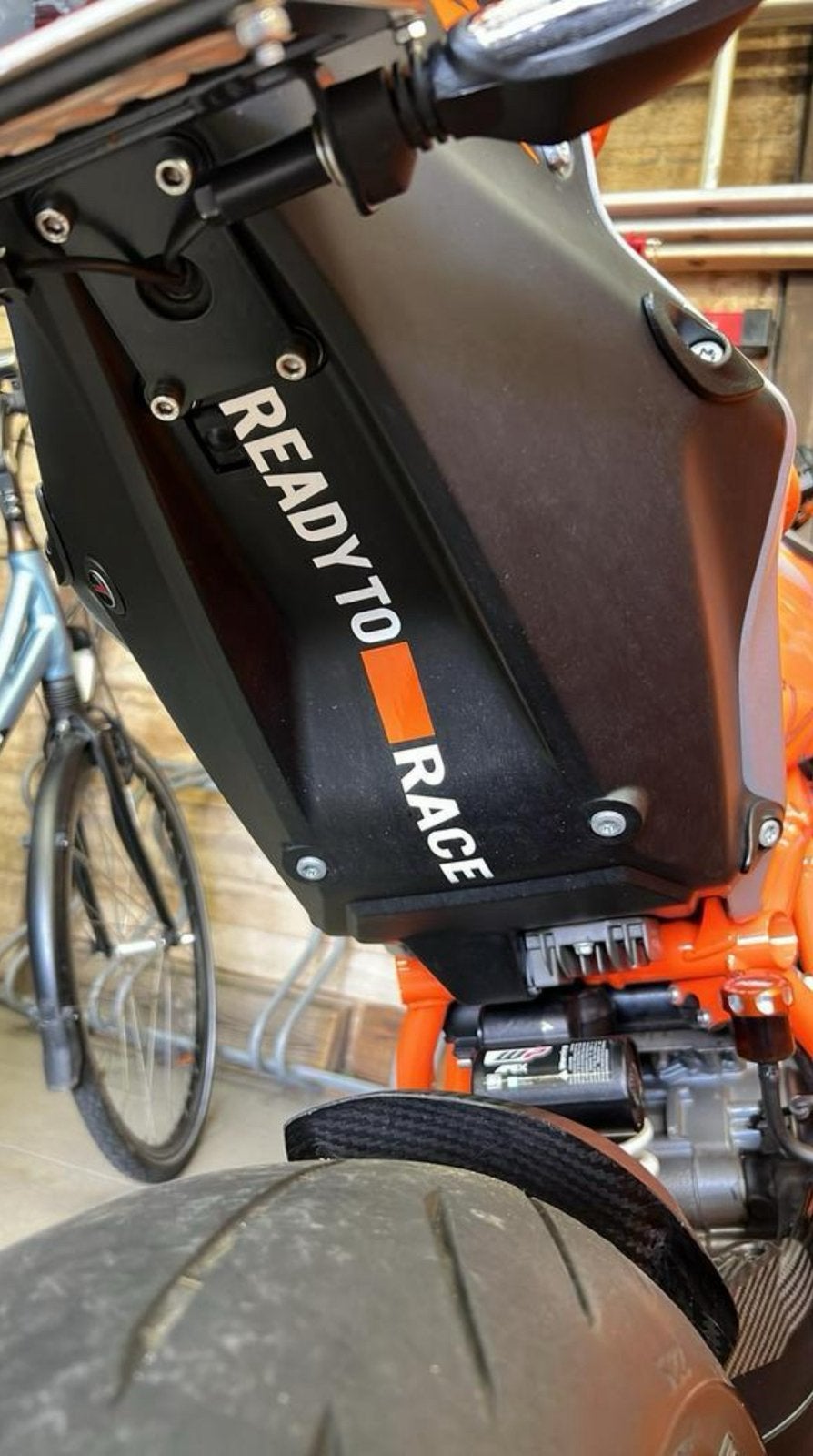 KTM <> undertail sticker Superduke en andere, Ophalen of Verzenden, Zo goed als nieuw