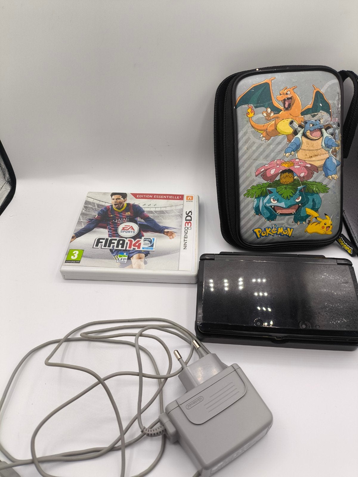Nintendo 3DS Zwart met FIFA 14, oplader en tas, Nintendo, Nintendo, Zwart, Ophalen of Verzenden