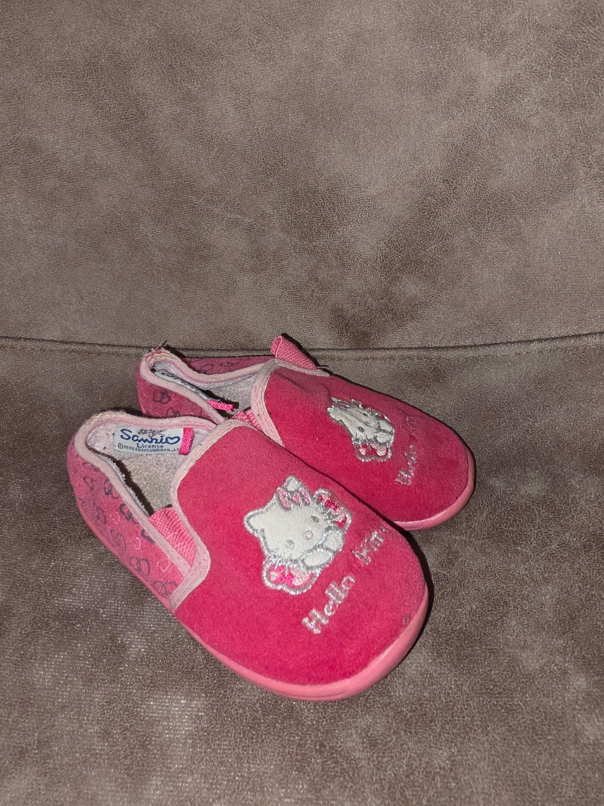 Roze Hello Kitty slofjes maat 25, Gebruikt, Meisje, Overige typen, Ophalen of Verzenden