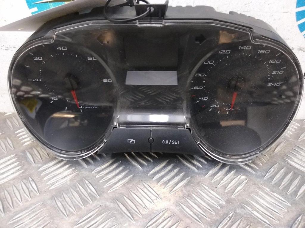 SEAT IBIZA KLOKKENPANEEL 2012, Auto-onderdelen, Dashboard en Schakelaars, Ophalen of Verzenden, Gebruikt, Stiba lid
