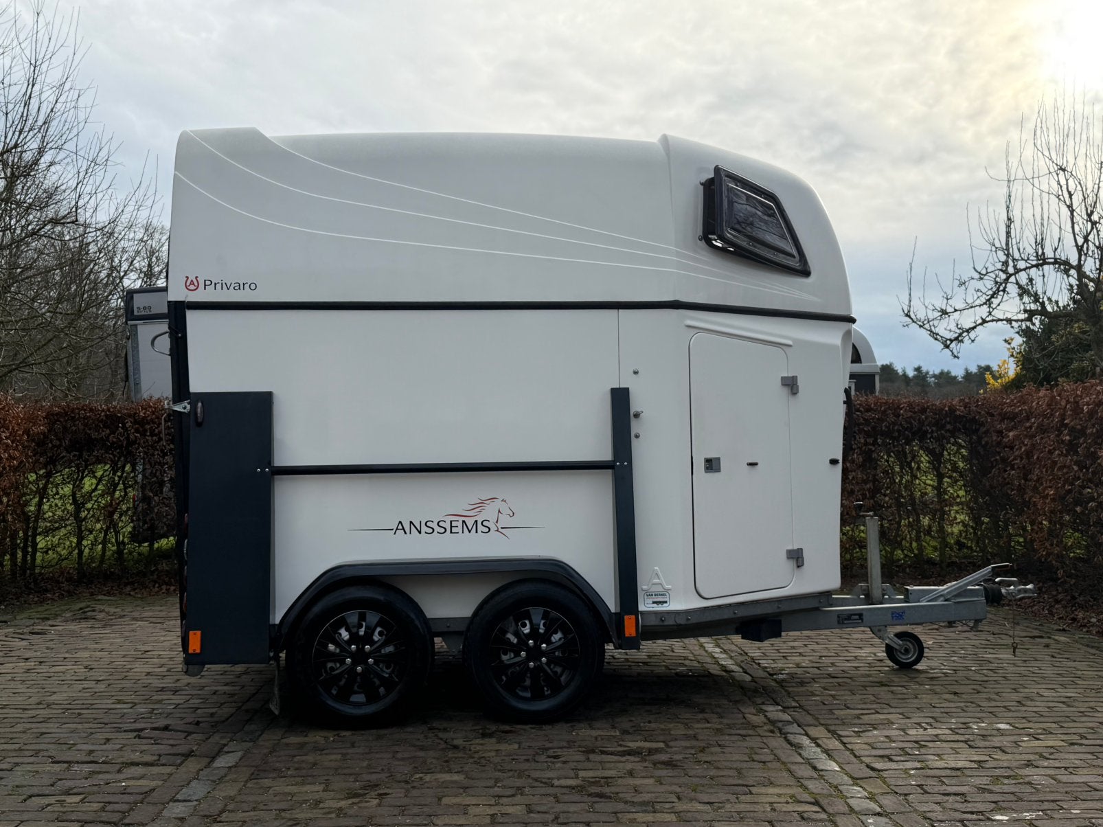 Zeer mooie anssems 2 paards trailer onderhoudsvrije opbouw, Ophalen, Anssems, Zo goed als nieuw, 2-paards trailer