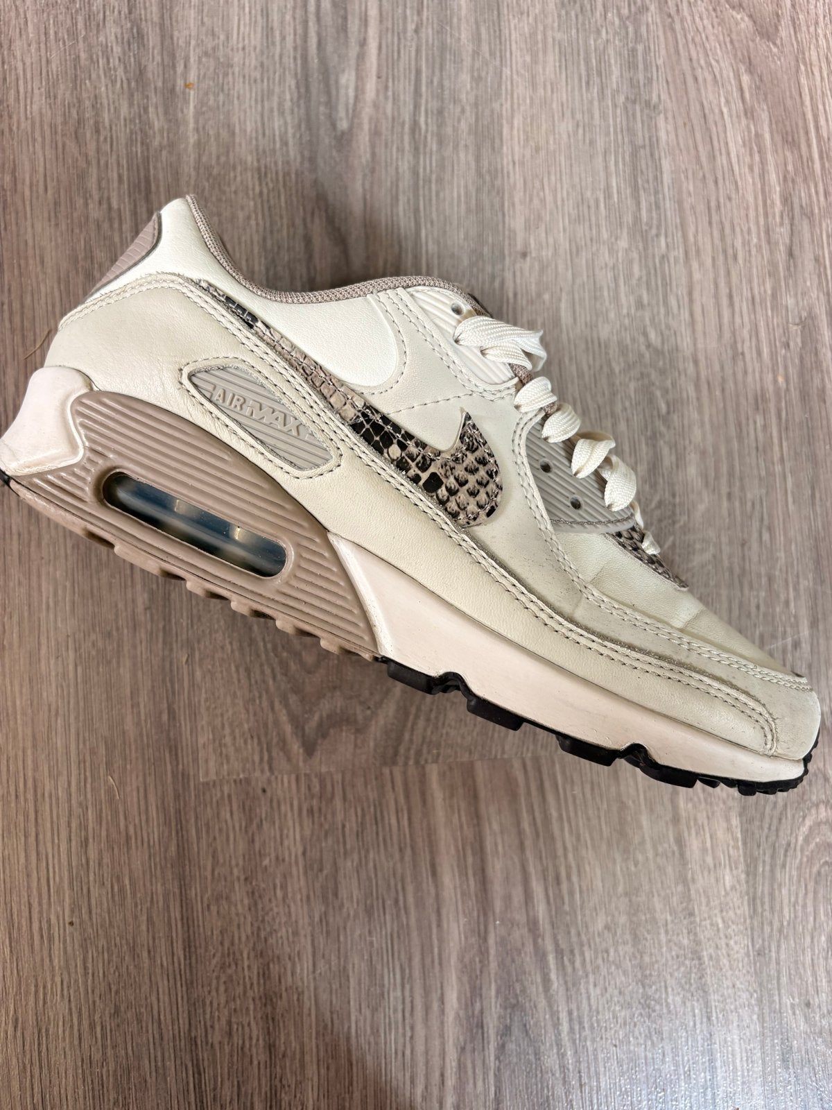 Nike Air Max 90 sneakers met slangenprint - Zo goed als nieu, Beige, Ophalen of Verzenden, Sneakers of Gympen, Zo goed als nieuw