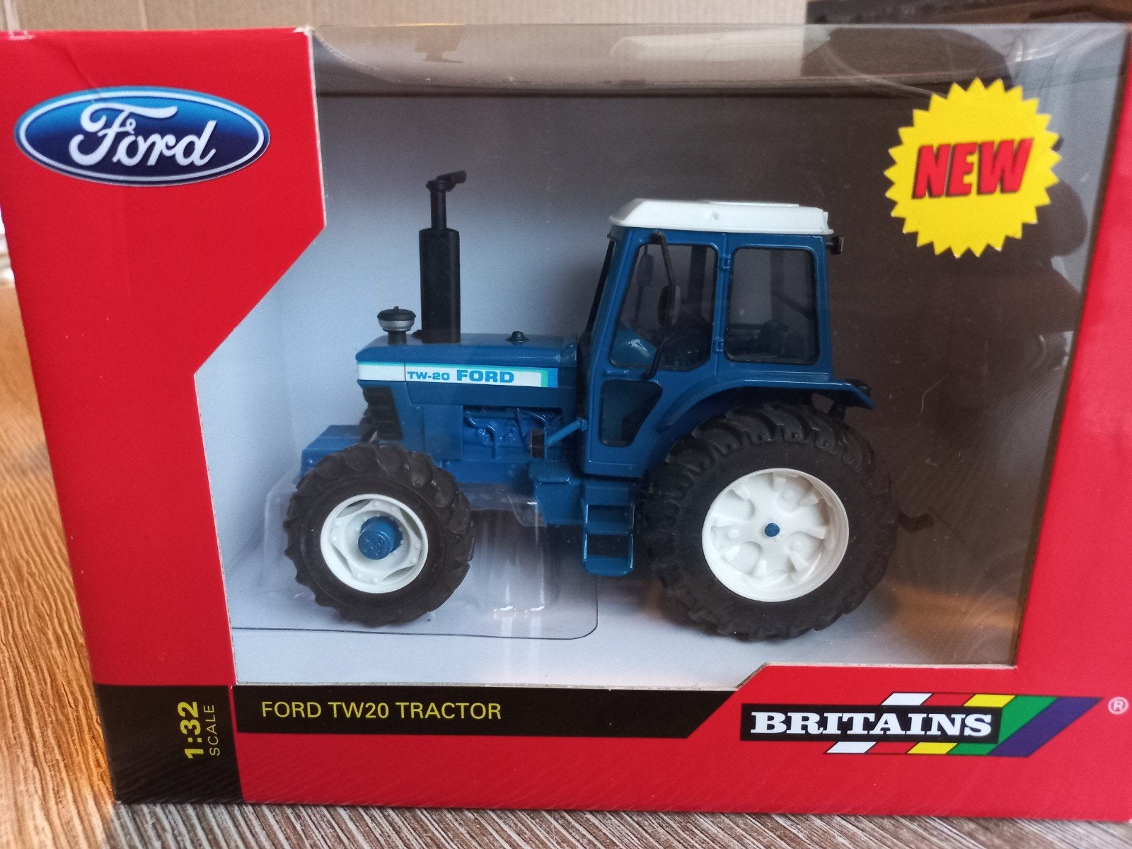 Ford Tw-20 4 Wd Trekker Britains, Ophalen of Verzenden, Nieuw, Tractor of Landbouw, Britains
