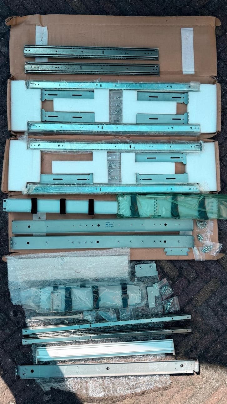 19 inch rack Ladegeleiders /accessoires server/flightcase, Computers en Software, Ophalen, Zo goed als nieuw