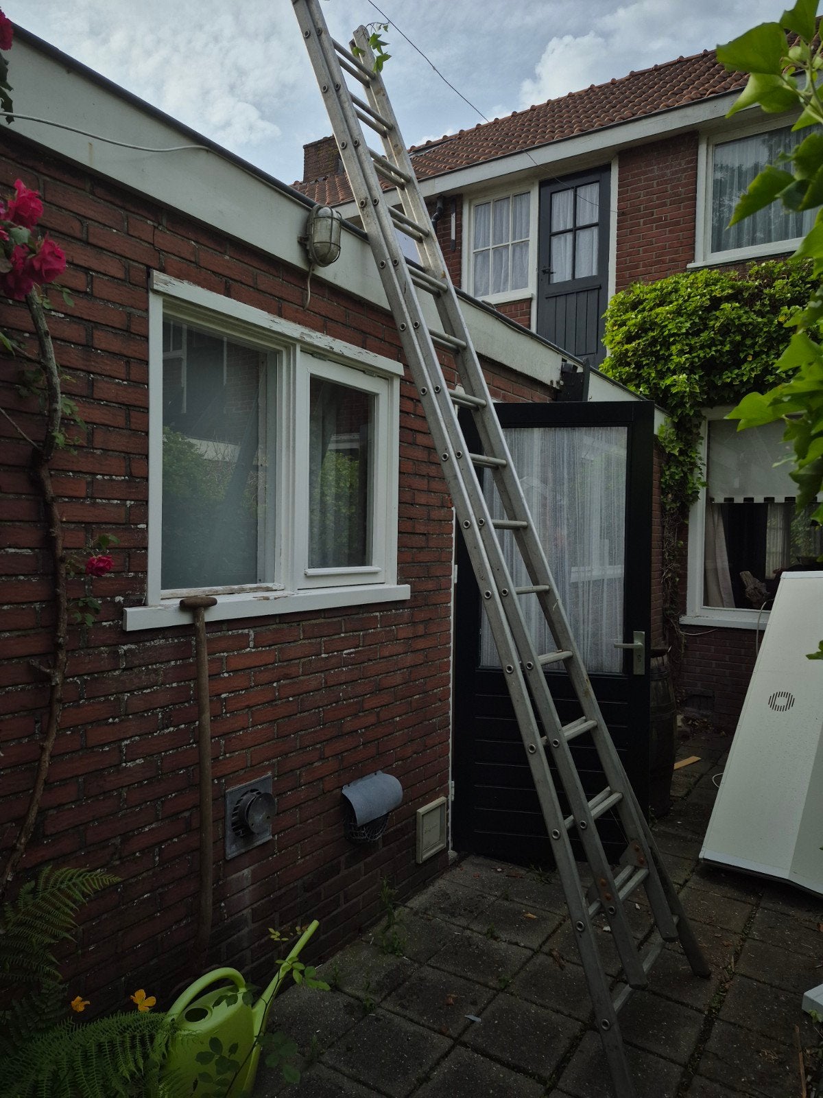 Aluminium ladder, 10 meter, met brede voet, Doe-het-zelf en Verbouw, Ladders en Trappen, Ophalen, Gebruikt, 4 meter of meer