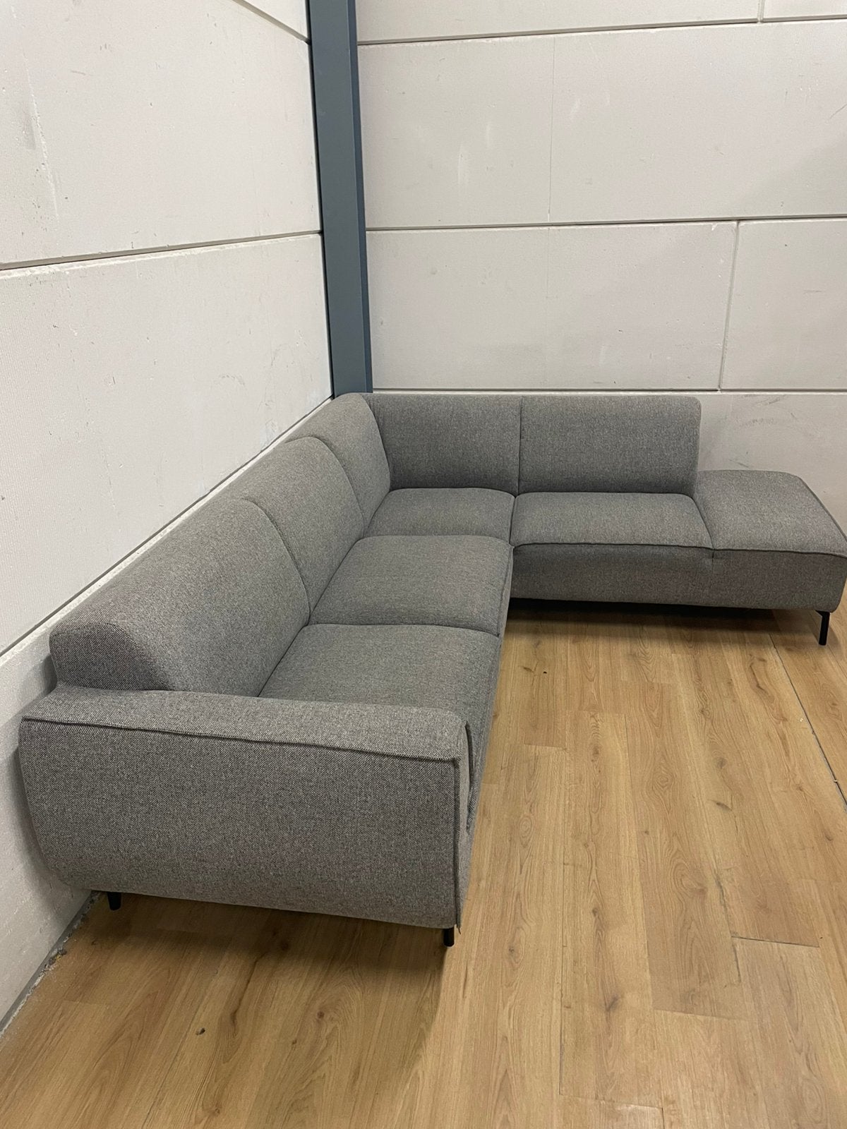 Mooie luxe moderne grijze hoekbank - GEREINIGD!!!, Ophalen, 250 tot 300 cm, Luxe, Hoekbank
