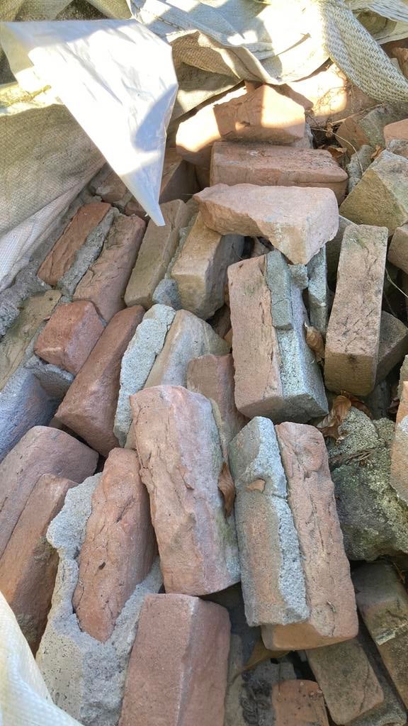 Metsel ijssel steentjes1 bigbag vol uit een oude boerderij, Doe-het-zelf en Verbouw, Metselstenen, Ophalen, Bakstenen