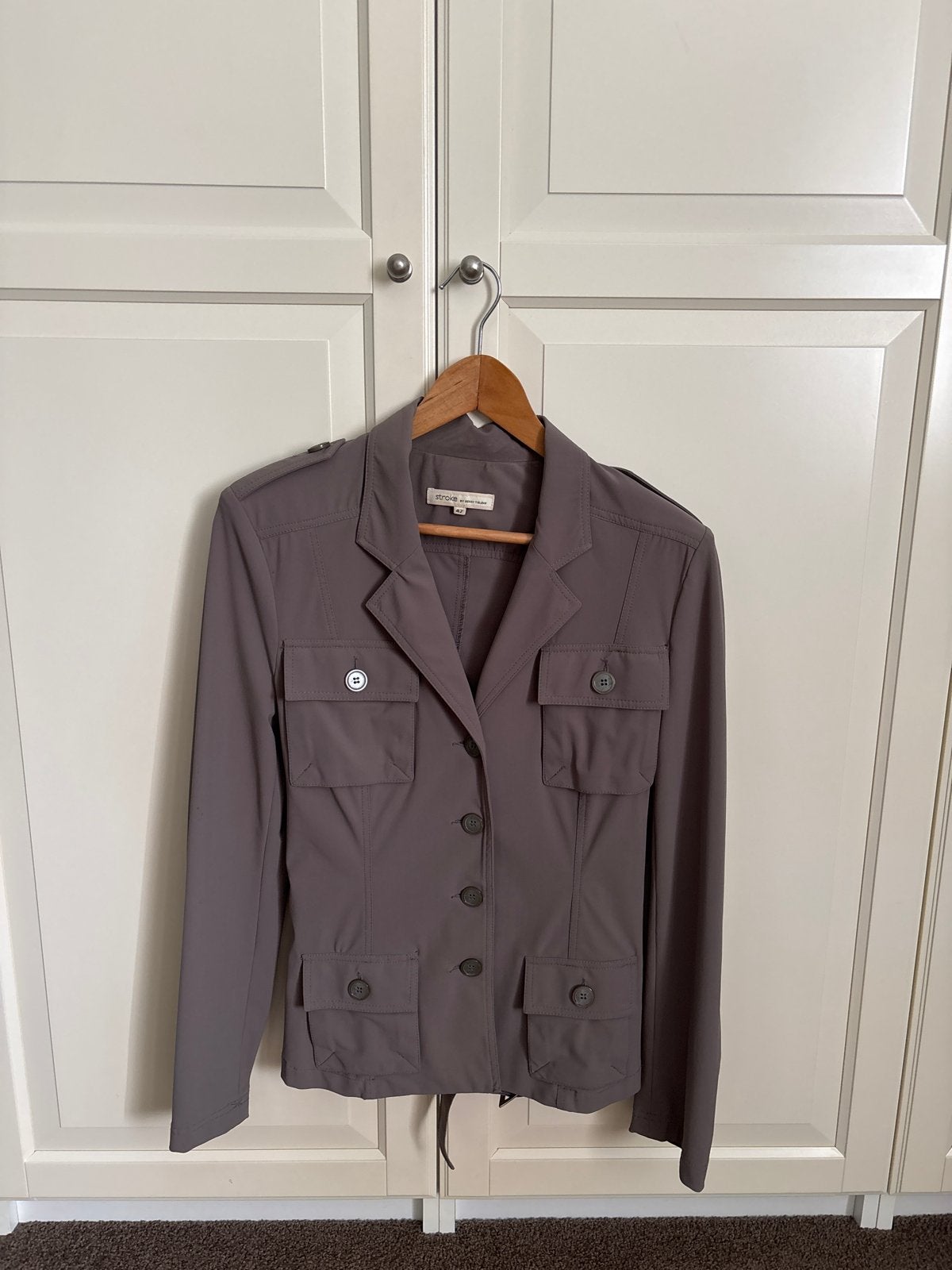 Taupe jasje maat 42 met riem van Stroke, Ophalen of Verzenden, Zo goed als nieuw, Maat 42/44 (L), Overige kleuren