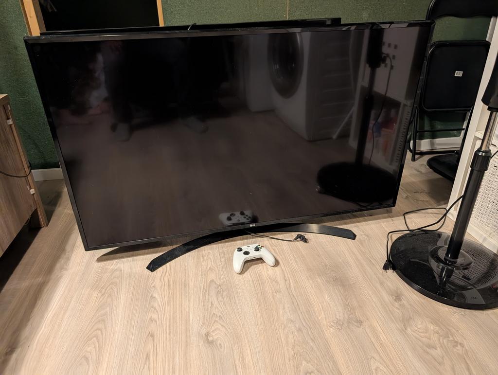 LG tv, 50 Hz, Ophalen of Verzenden, Zo goed als nieuw, 100 cm of meer