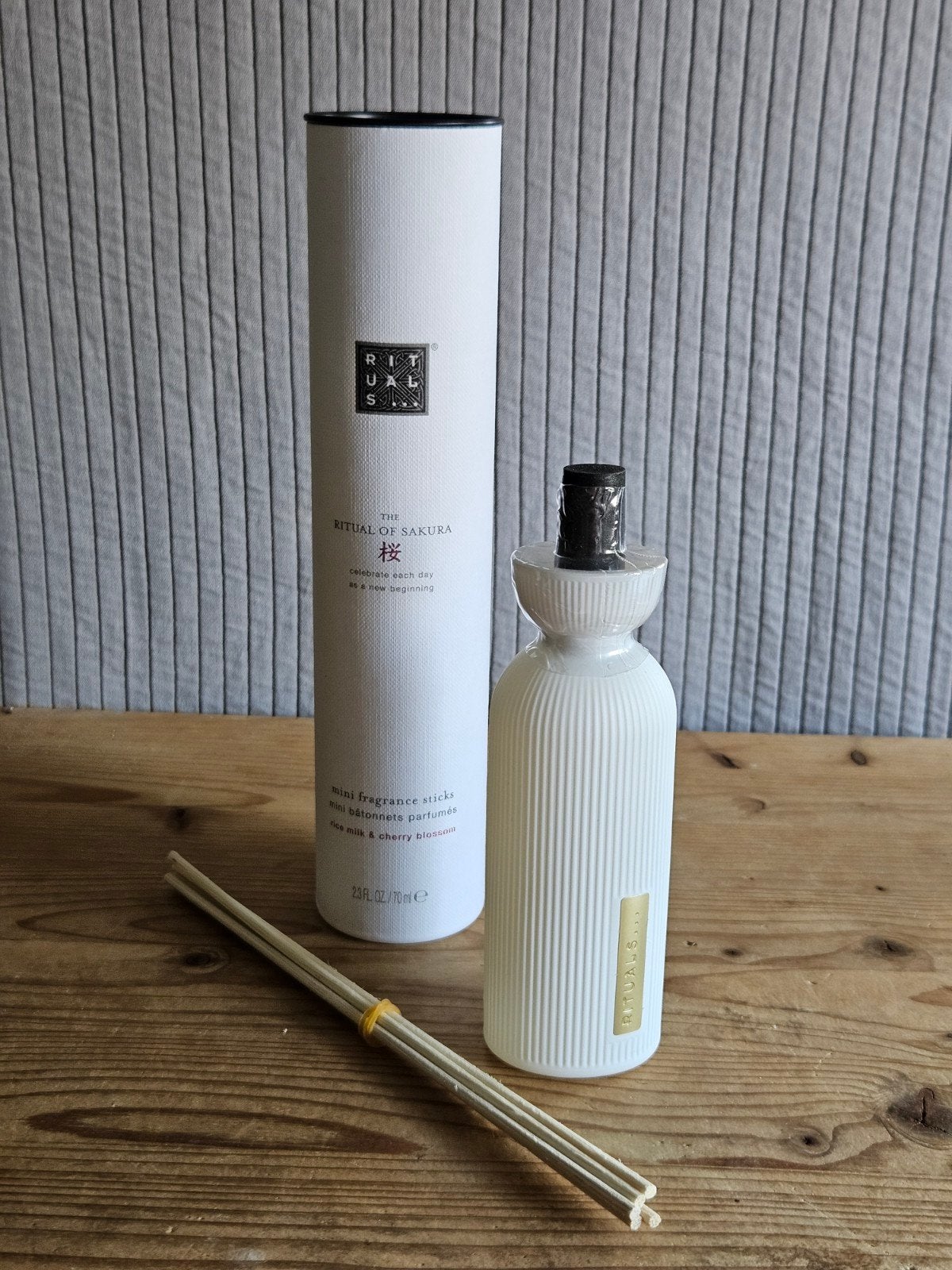 nieuw mini fragrance sticks rituals of sakura, Huis en Inrichting, Woonaccessoires | Kandelaars en Kaarsen, Geurverspreider, Wit