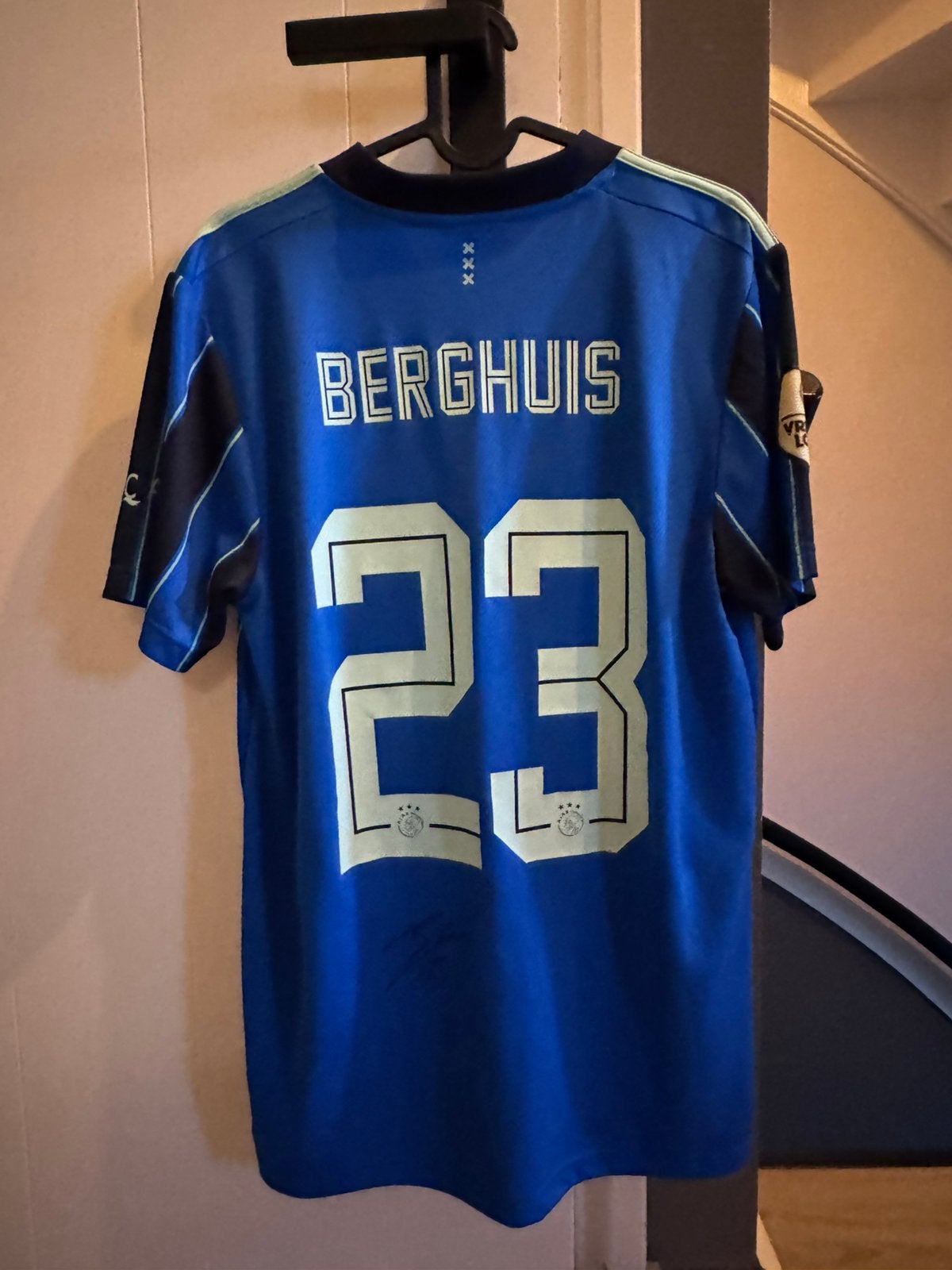 Gesingeerd Steven Berghuis shirt, Verzamelen, Verzenden, Zo goed als nieuw, Ajax, Shirt