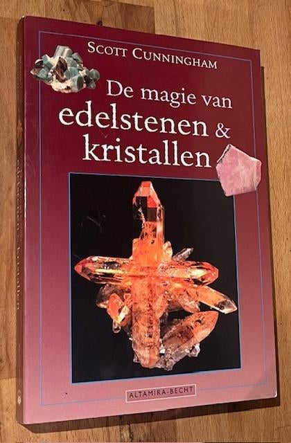 Scott Cunningham. De magie van edelstenen & kristallen. 2004, Gelezen, Spiritualiteit algemeen, Scott Cunningham, Ophalen of Verzenden