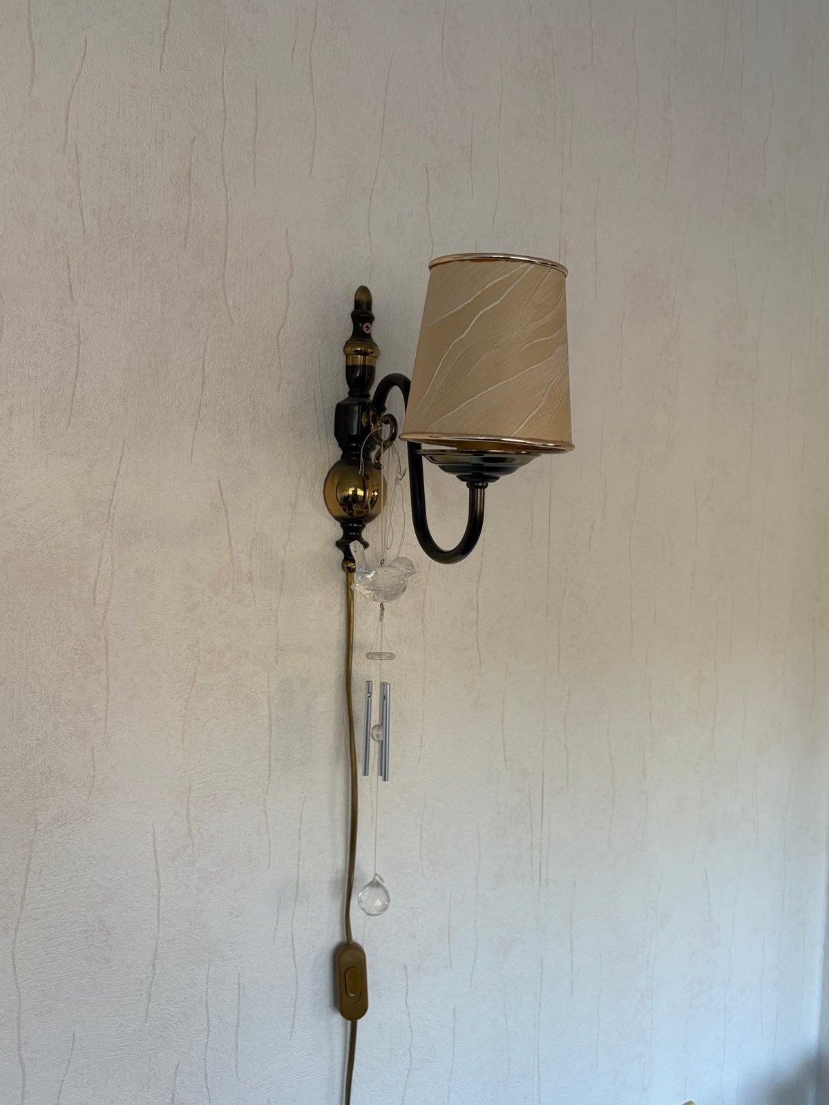 Klassieke wandlamp met crèmekleurige kap, Ophalen, Overige fittingen, Zo goed als nieuw, Metaal