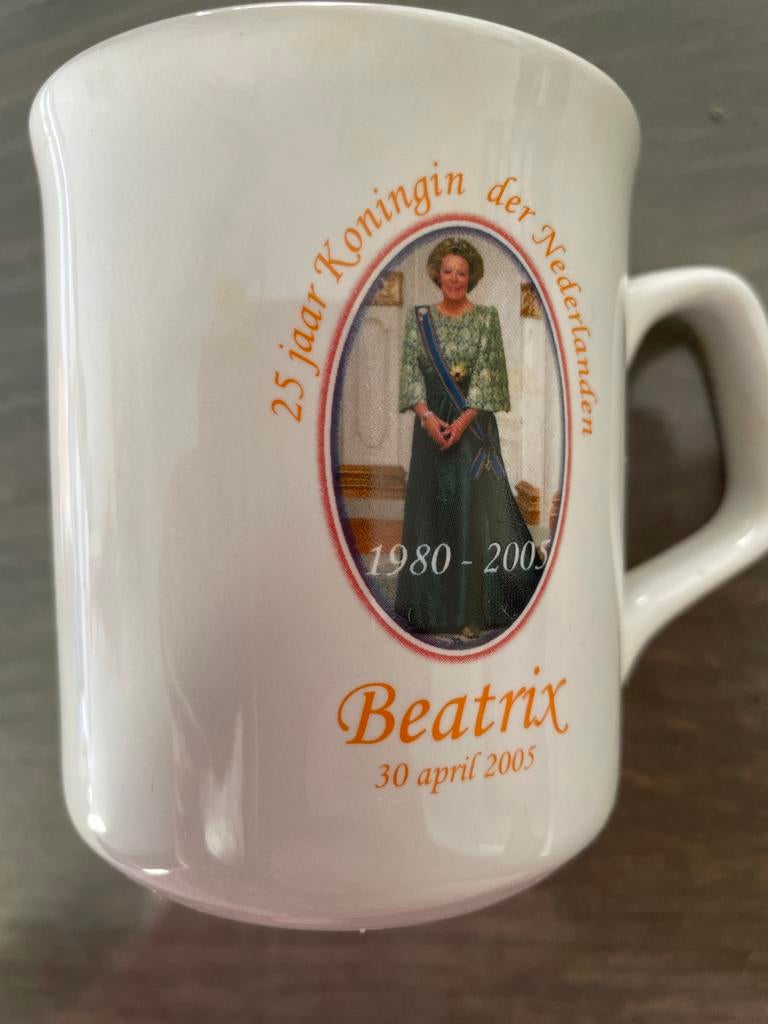 Beatrix Jubileummok 25 jaar Koningin - Gemeente Tholen, Ophalen of Verzenden, Nieuw, Nederland, Servies