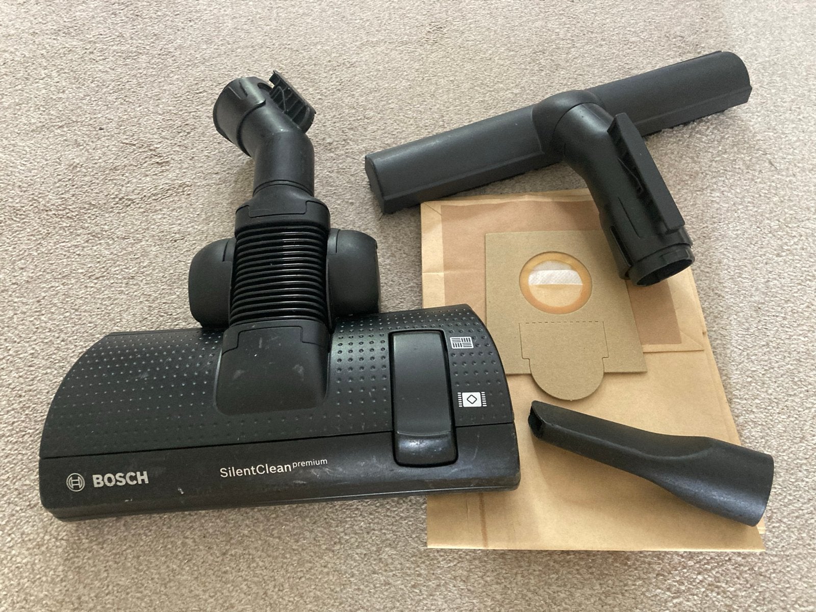 Bosch Stofzuiger Onderdelen - SilentClean Premium, Witgoed en Apparatuur, Stofzak, Gebruikt, Bosch, Overige typen