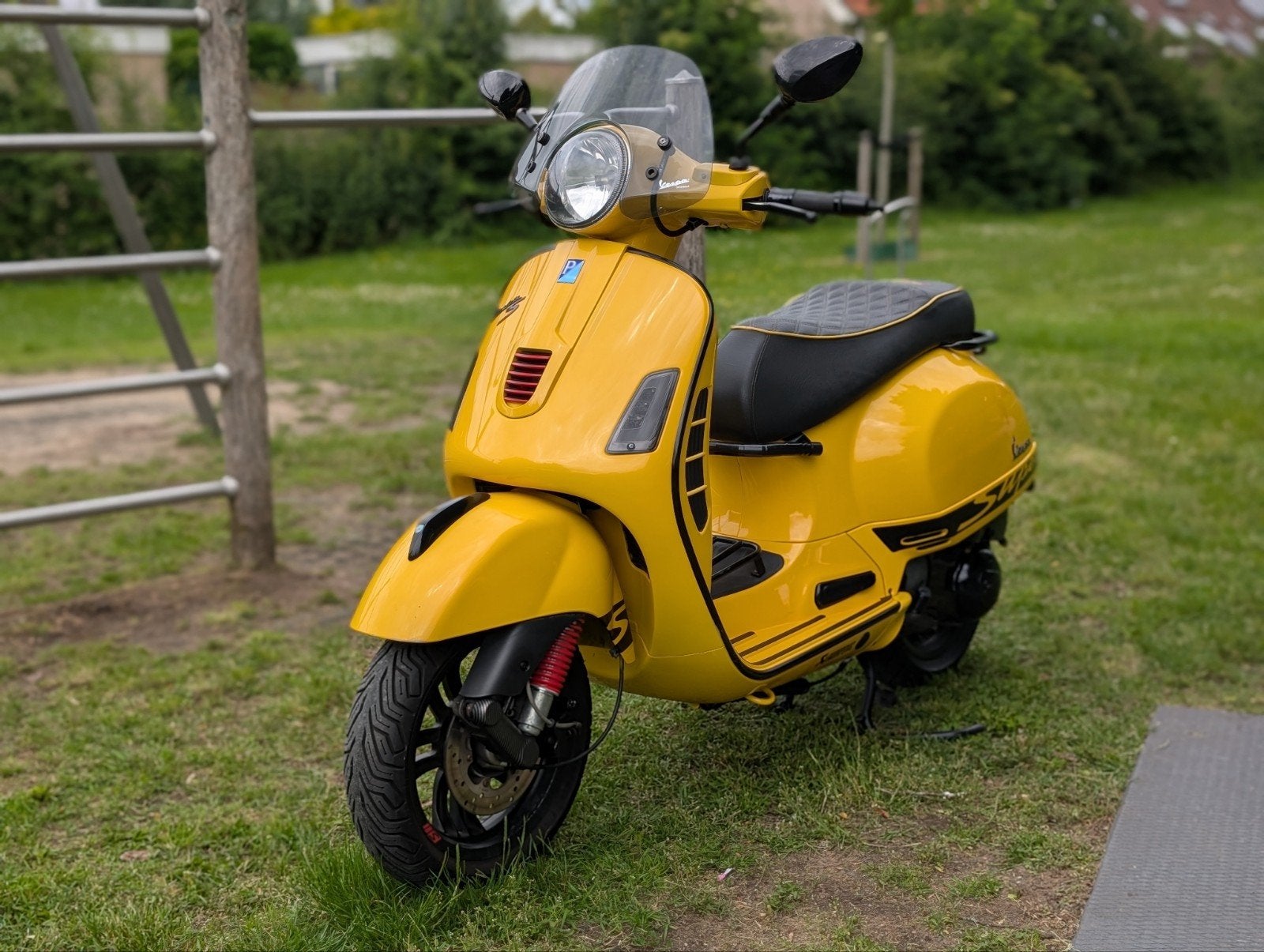 Vespa 300 GTS, Ophalen, Gebruikt, Overige modellen, Maximaal 45 km/u