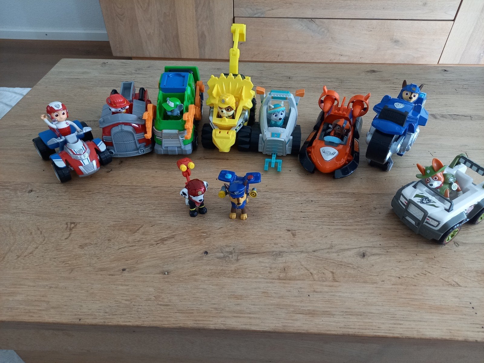 Paw Patrol voertuigen en figuren - Grote set, Kinderen en Baby's, Speelgoed | Speelgoedvoertuigen, Ophalen, Zo goed als nieuw