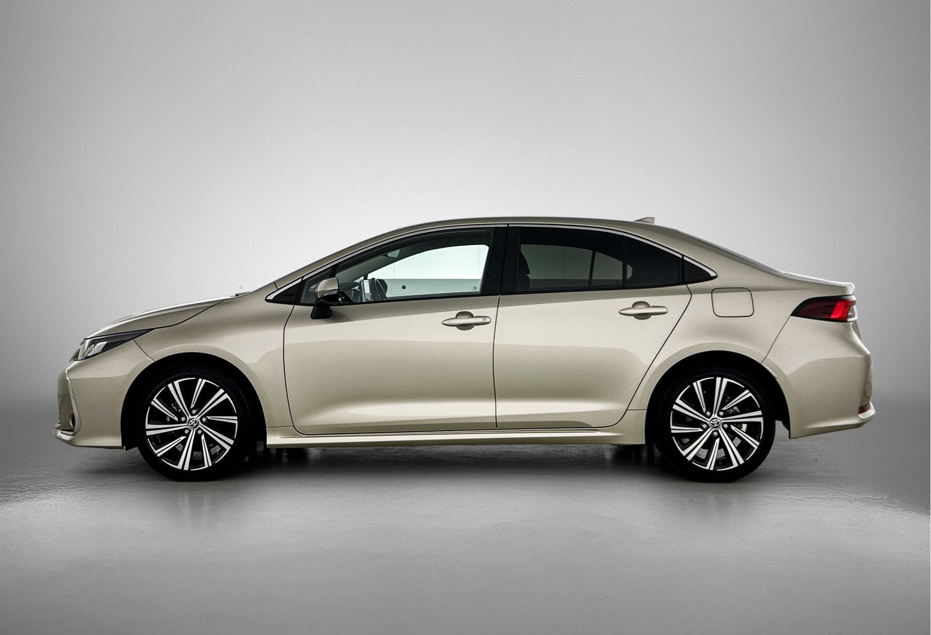 Toyota Corolla 1.8 Hybrid Dynamic | Trekhaak afneembaar |, Auto's, Gebruikt, 4 cilinders, Corolla, Origineel Nederlands