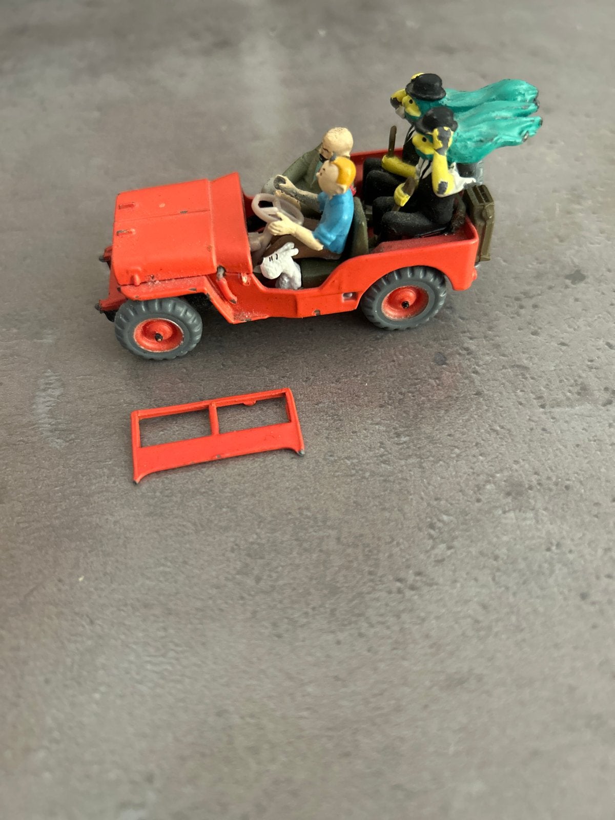 Kuifje Jeep met figuren - Vintage modelauto, Ophalen of Verzenden, Gebruikt, Jongen of Meisje