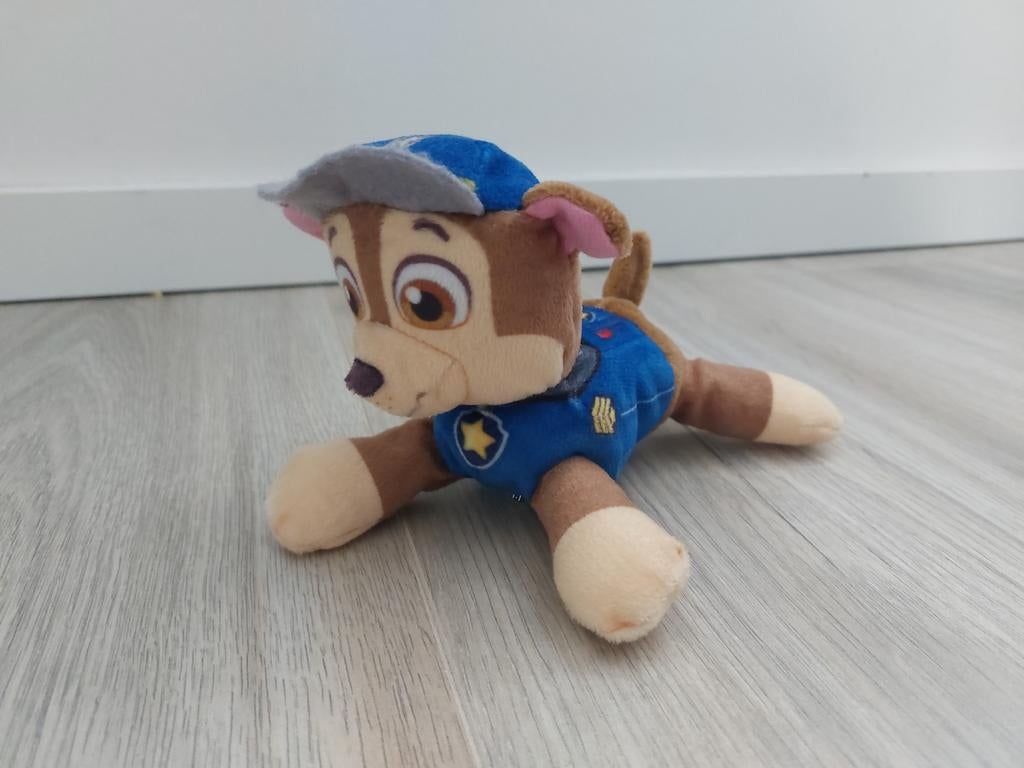 Knuffel paw patrol hond pup Chase mini L860, Ophalen of Verzenden, Zo goed als nieuw, Overige typen