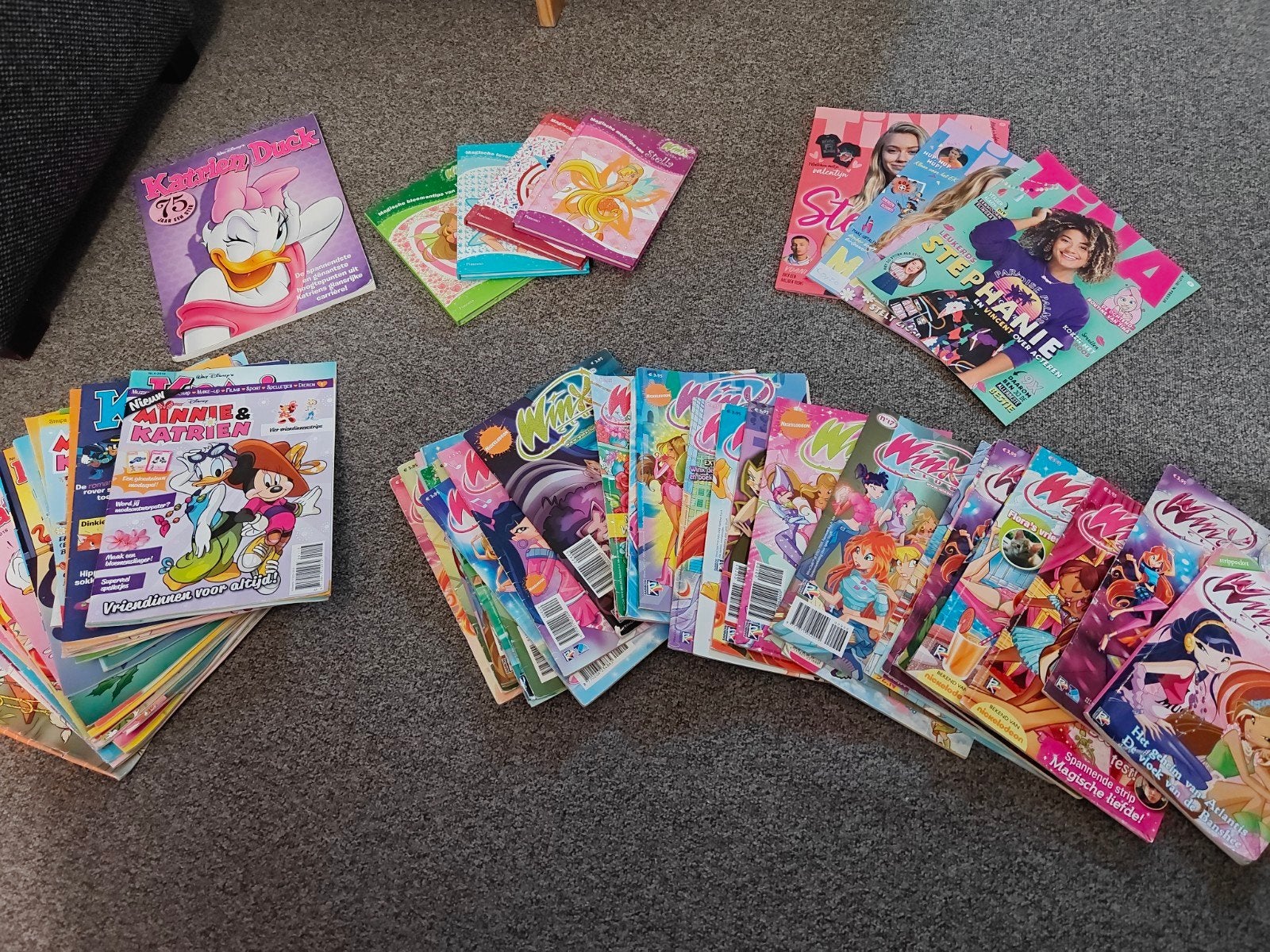 Grote collectie tijdschriften: Katrien, Winx Club, Tina, Ophalen of Verzenden, Gelezen, Damesbladen