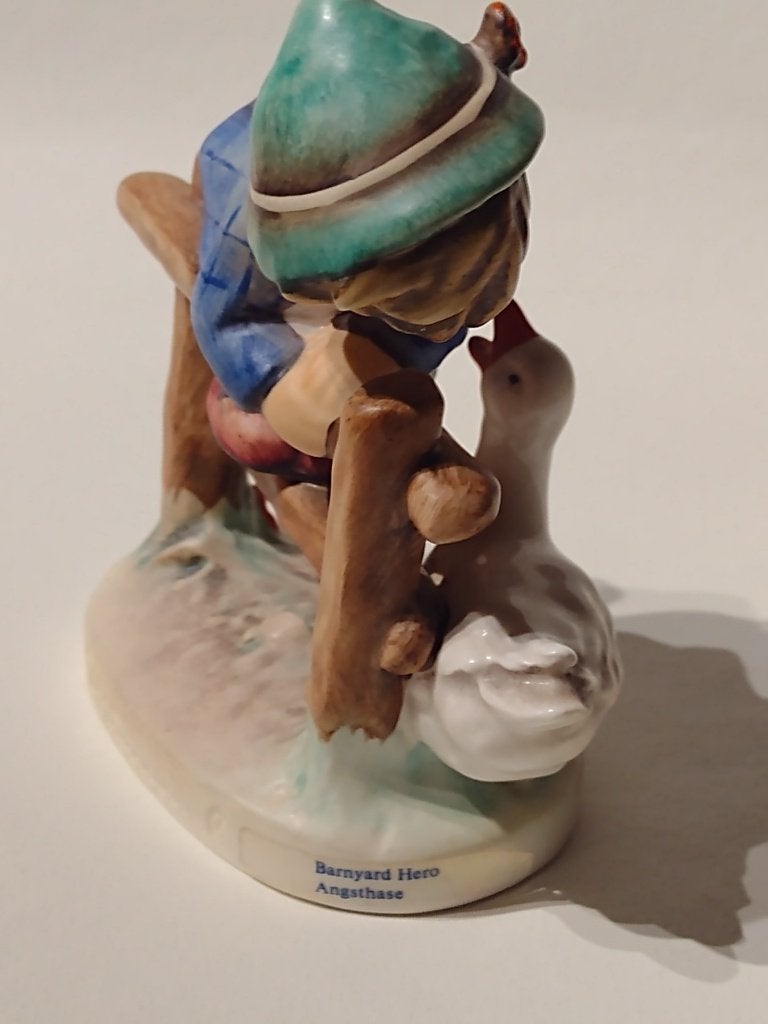 W. Goebel Hummel beeldje type 1943 / 195 2 0 Angsthase, Ophalen