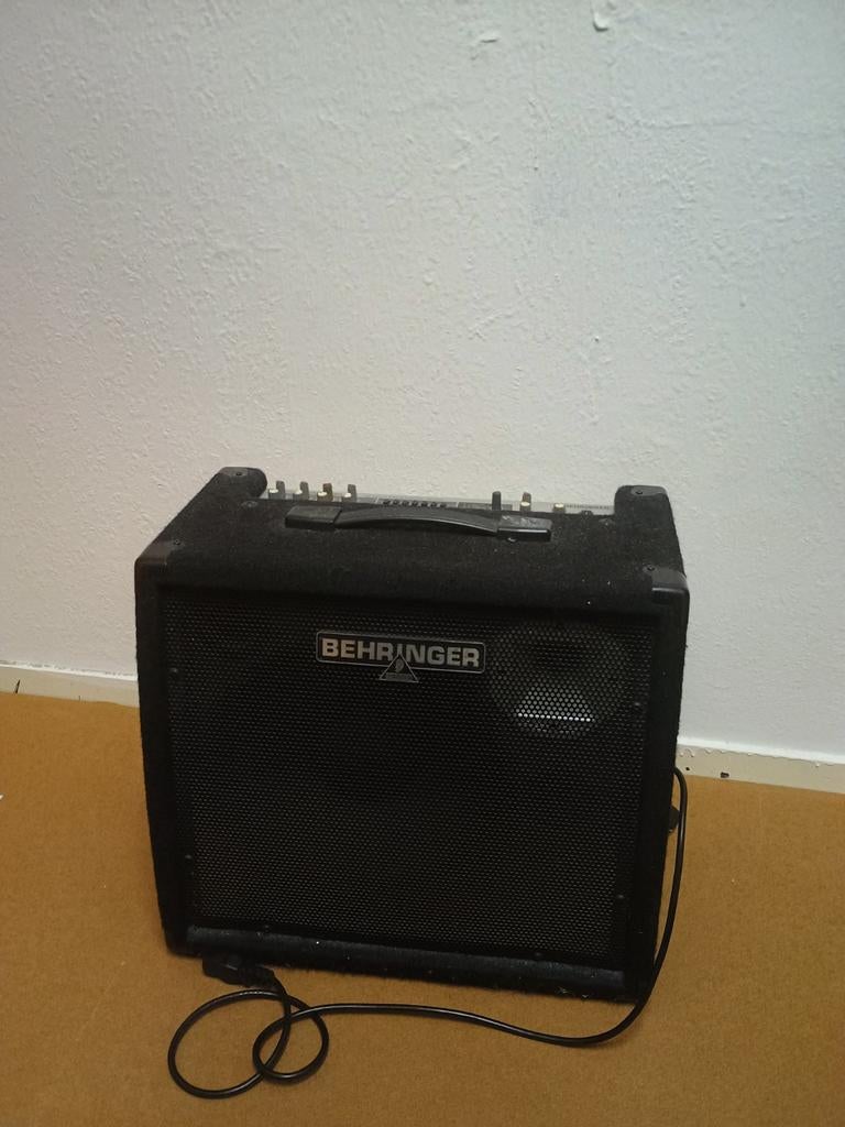 Behringer ultratone k1800fx 180 watt 3 kanalen, Ophalen of Verzenden, Gebruikt, 100 watt of meer