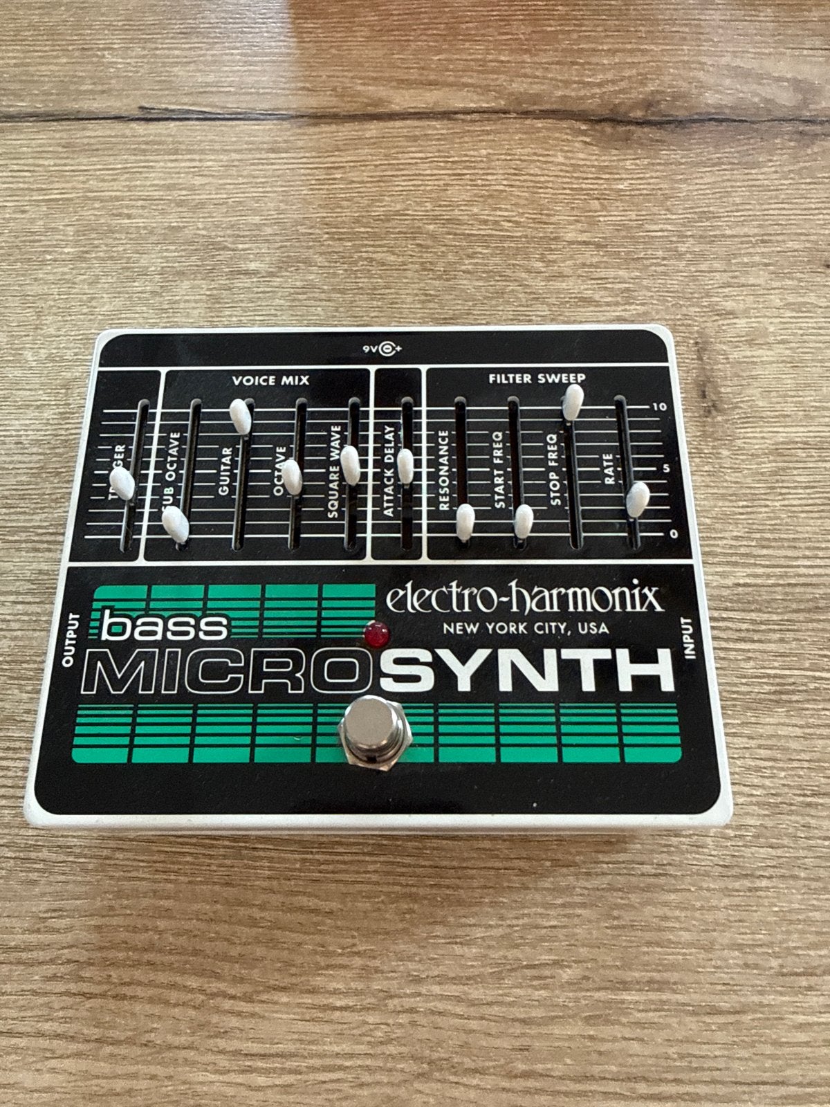 Electro-Harmonix Bass Micro Synth effectpedaal, Muziek en Instrumenten, Synthesizers, Ophalen of Verzenden, Gebruikt, Overige aantallen