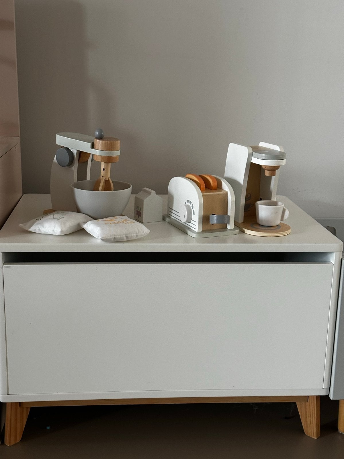 Speelkeuken, kastje en poppenbedje Petite Amélie & Done by D, Ophalen, Zo goed als nieuw, Overige typen