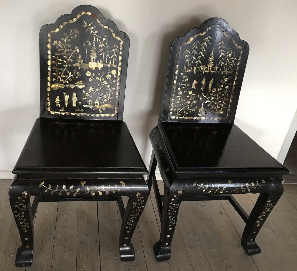 Zwartgelakte sandelhouten stoelen met parelmoermotieven, Ophalen, Gebruikt, Twee, Zwart