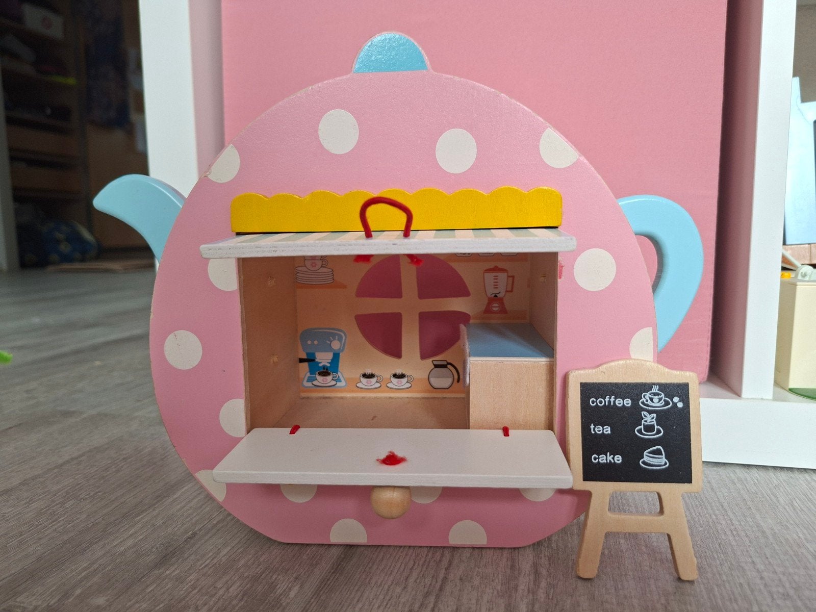 Houten theepot speelset met accessoires, Ophalen, Zo goed als nieuw, Meubelstuk of Keukentje