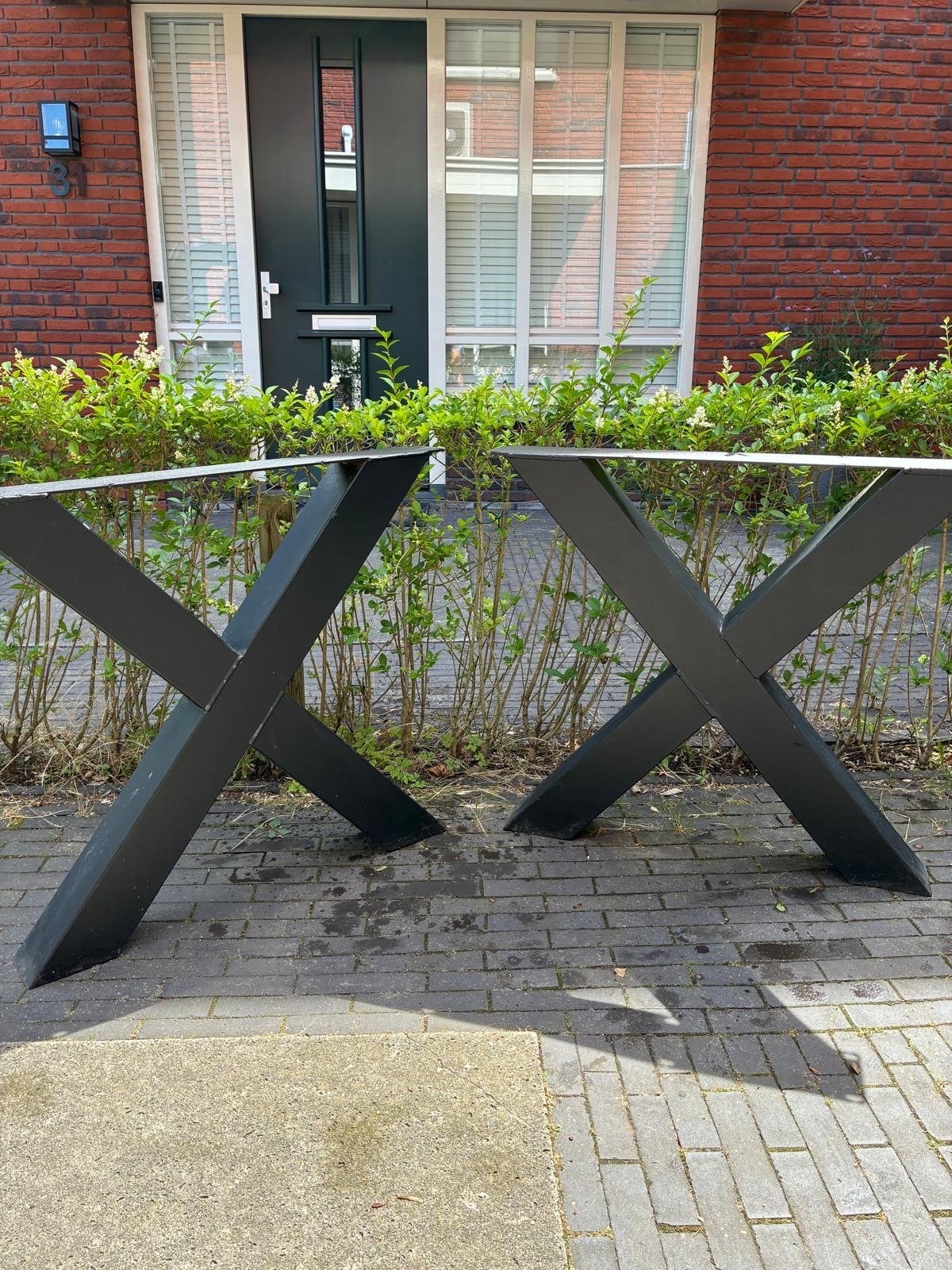 Set van 2 zwarte metalen X-poten voor tafel, Huis en Inrichting, Tafelonderdelen, Ophalen, Tafelpoot, Minder dan 50 cm, Gebruikt