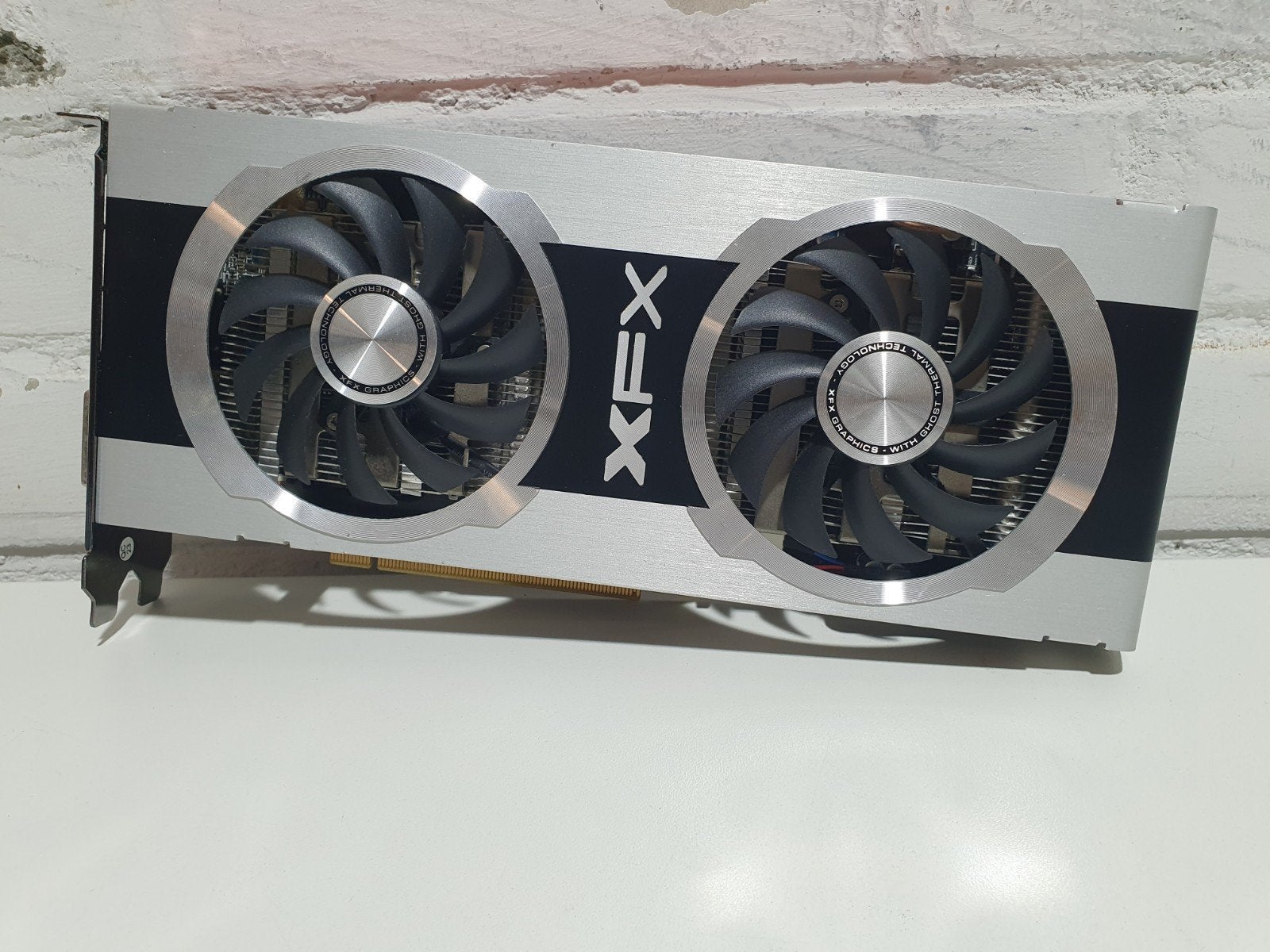 XFX Radeon R7 850 Black Edition 2GB GDDR5 Videokaart, PCI-Express 3, AMD, ., Ophalen of Verzenden