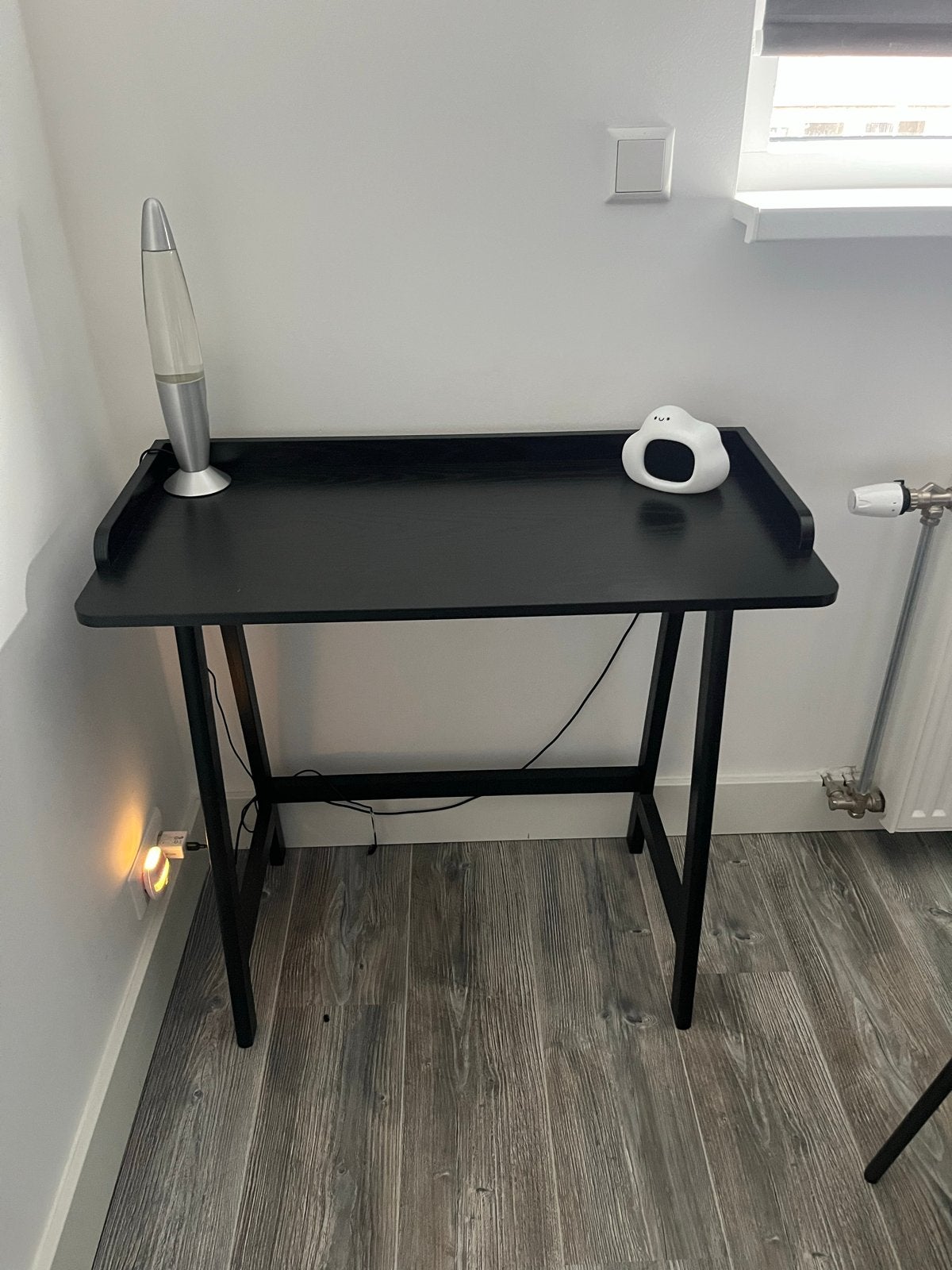 Zwart sidetable/bureau voor kinderkamer, Huis en Inrichting, Ophalen, Gebruikt, 75 cm of meer, 60 cm of meer