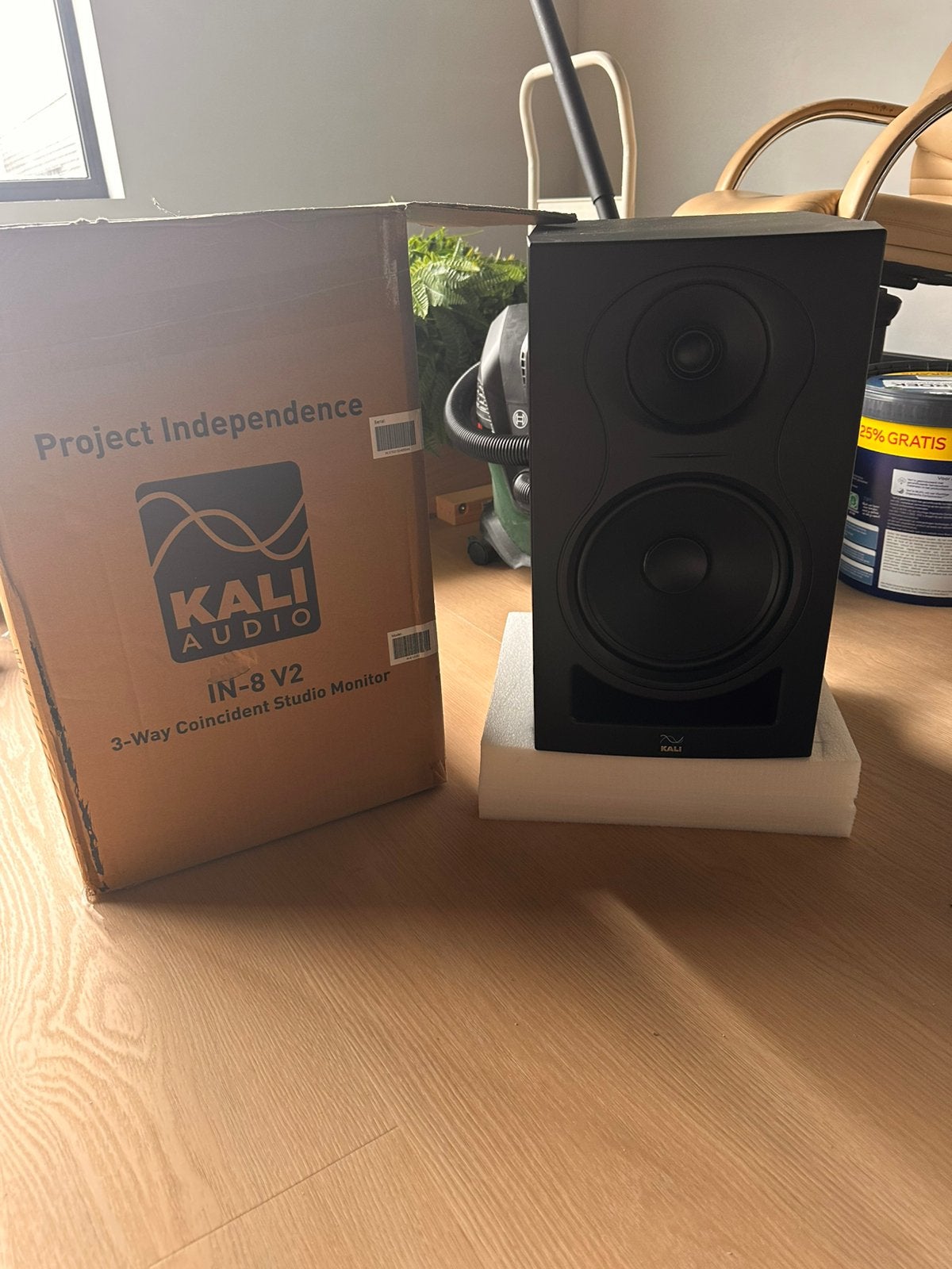 1x Kali Audio IN-8 second wave, Ophalen, Zo goed als nieuw, Overige merken