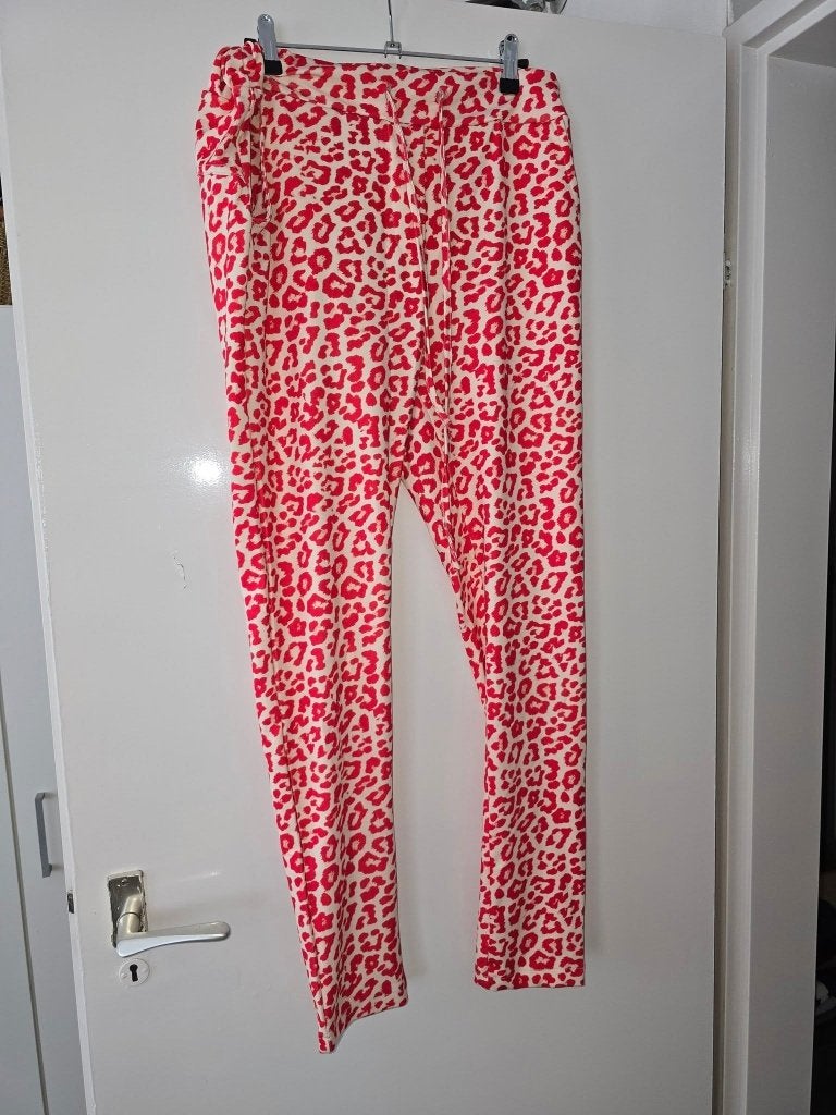 Rode legging met luipaardprint maat M, Maat 38/40 (M), Ophalen of Verzenden, Lang, Gedragen