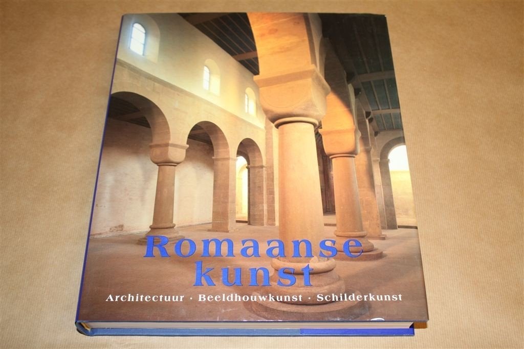 Romaanse kunst. Dik boek vol architectuur en schilderkunst., Ophalen of Verzenden, Zo goed als nieuw