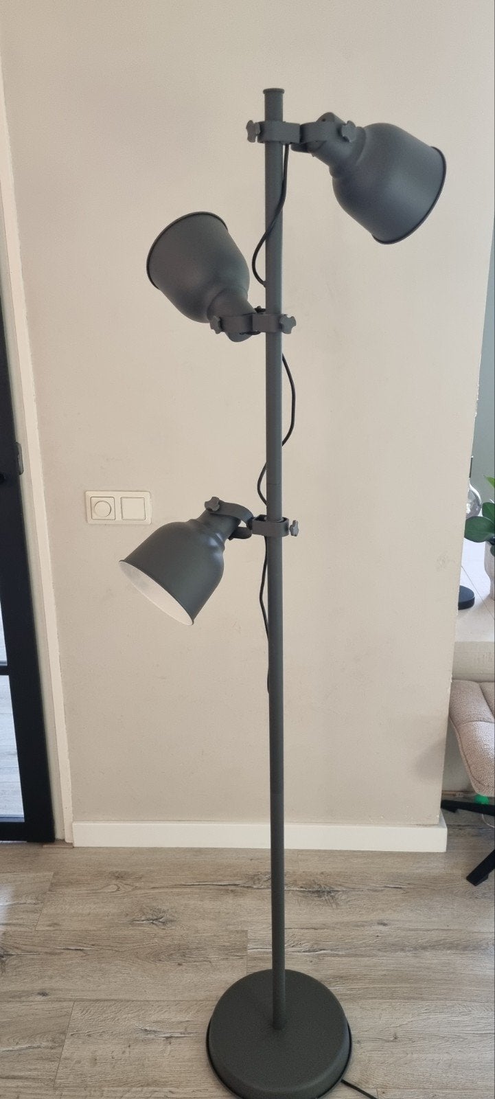 Moderne vloerlamp met 3 verstelbare spots, donkergrijs, Ophalen, Modern, Industrieel, E14 (klein), Zo goed als nieuw