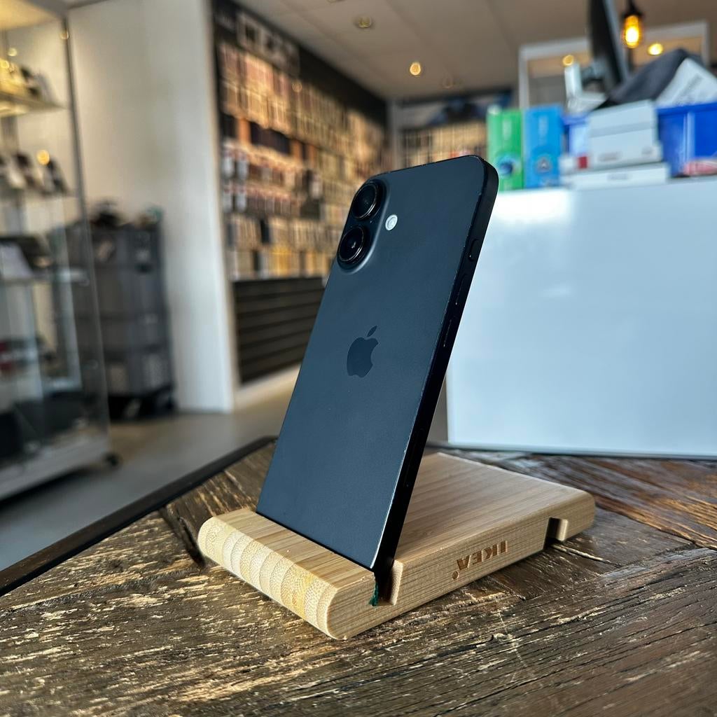 Apple iPhone 16 128GB - Gebruikt- incl Garantie