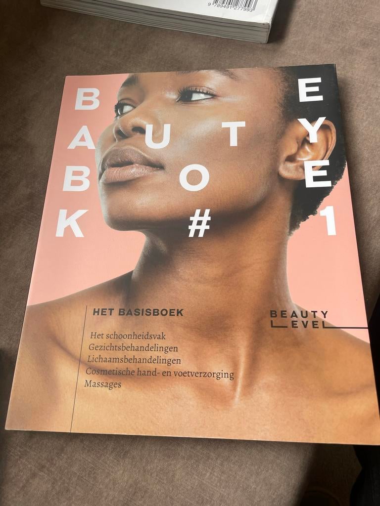 Beautyboek #1: Het Basisboek voor Schoonheidsspecialisten, Ophalen of Verzenden, Zo goed als nieuw