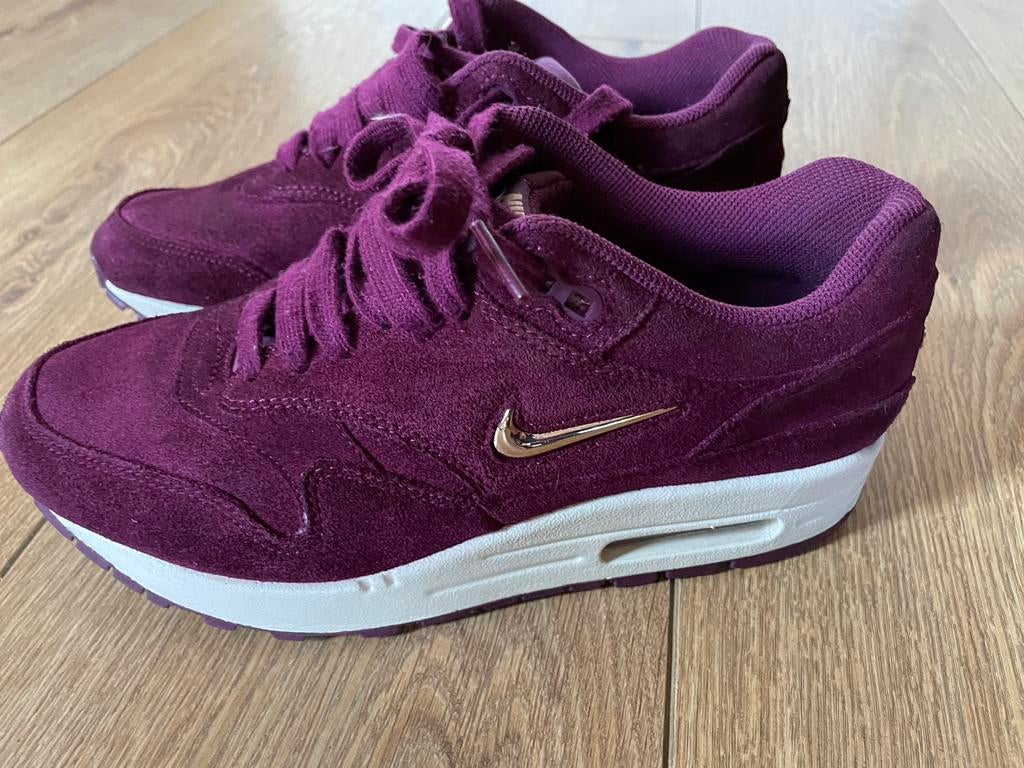 Nike Air Max 1 Jewel Bordeaux, Kleding | Dames, Schoenen, Ophalen of Verzenden, Gedragen, Overige kleuren, Sneakers of Gympen