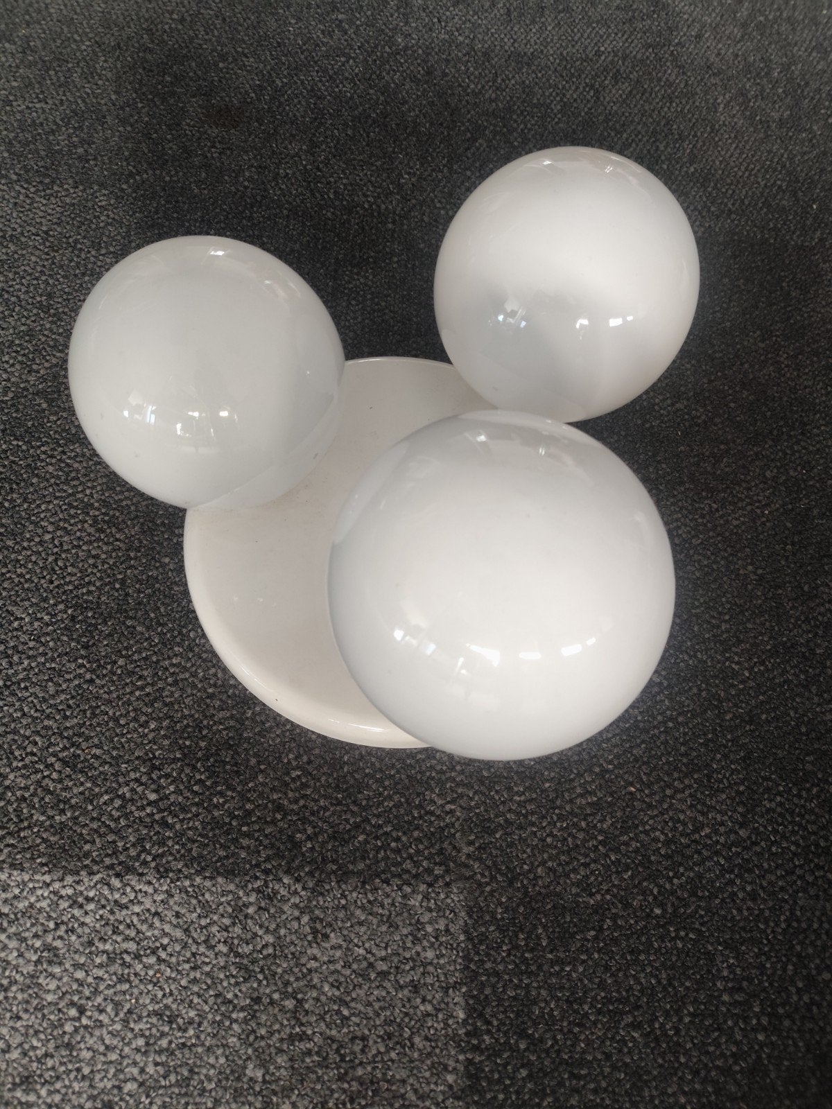 Vintage witte plafondlamp met 3 glazen bollen. Space-age, Ophalen, Gebruikt