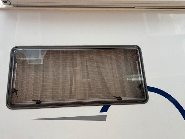 Gezocht Dometic zijraam  rechts 1300x600 Hymer B574 uit 1999, Ophalen of Verzenden, Gebruikt