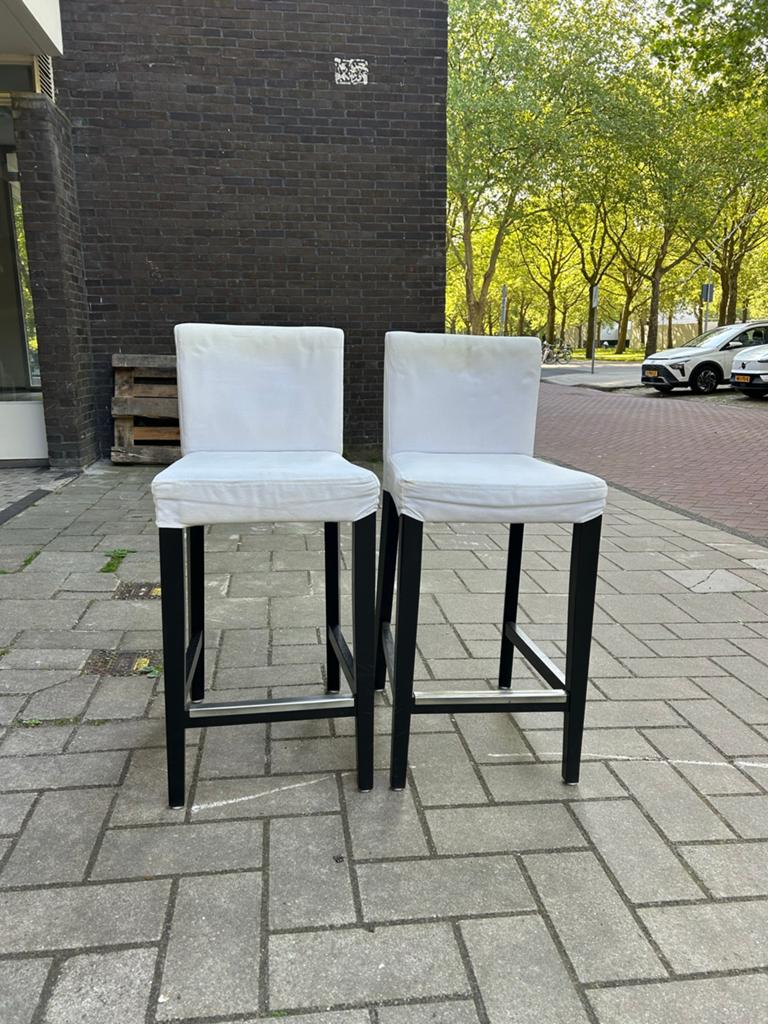 Set van 2 IKEA BERGMUND barkrukken, Ophalen, Gebruikt, Met voetsteun, 90 cm of meer