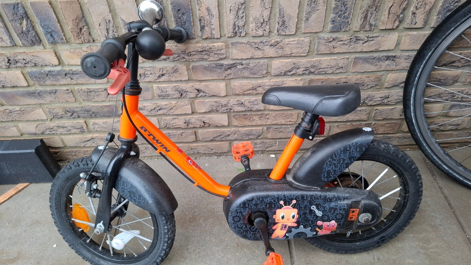 B'twin Kinderfietsje 14 inch met toeter. Btwin, Ophalen, Zo goed als nieuw, Terugtraprem, Minder dan 16 inch